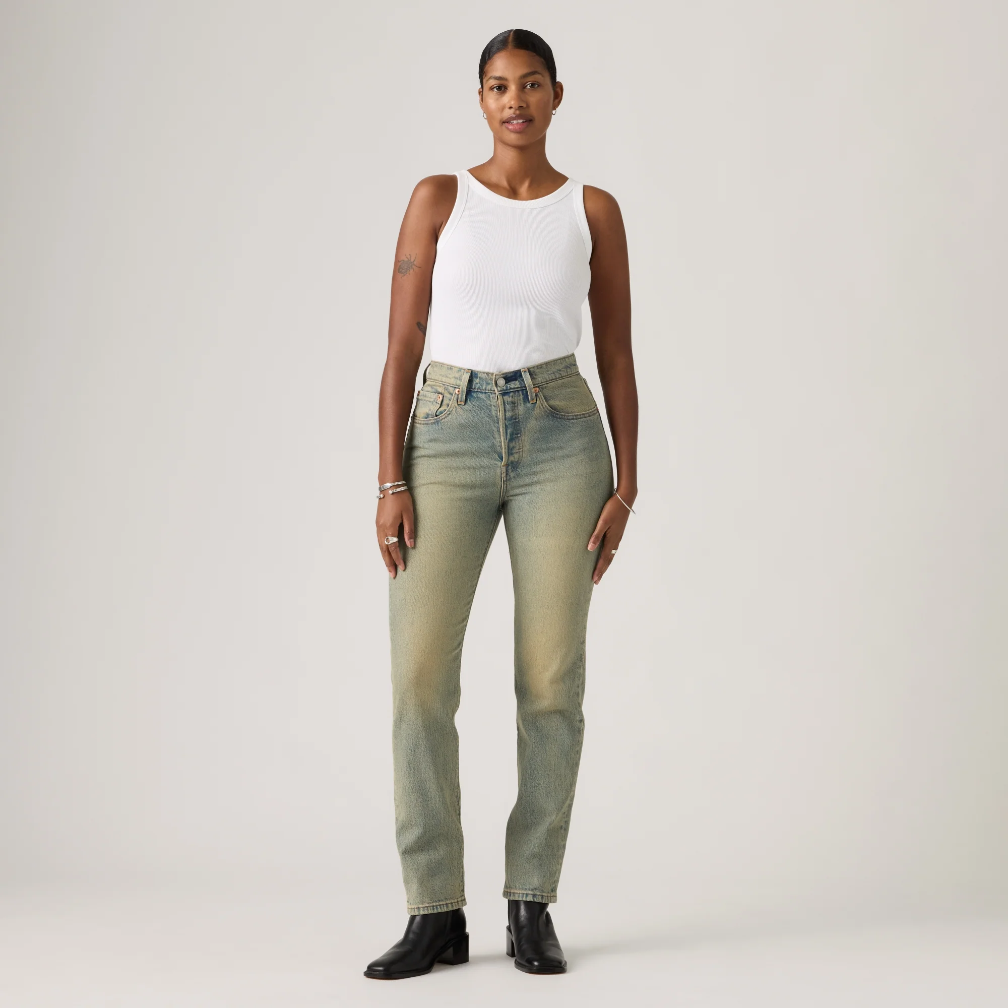 LEVI'S® WOMEN'S 501® ORIGINAL JEANS - MED INDIGO - WORN IN - Image 2