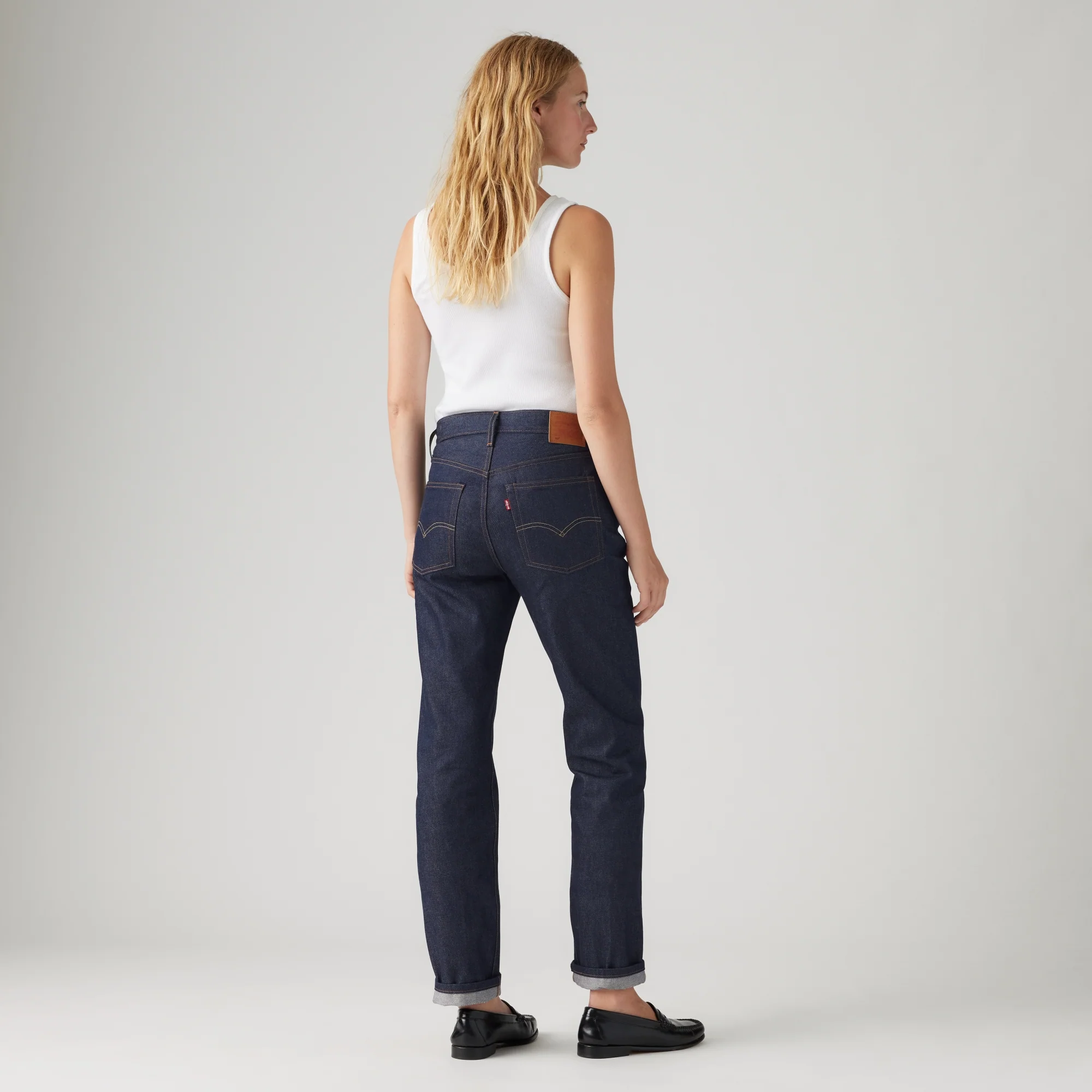 LEVI'S® WOMEN'S 501® ORIGINAL SELVEDGE JEANS - DARK INDIGO FLAT FINISH - Image 3