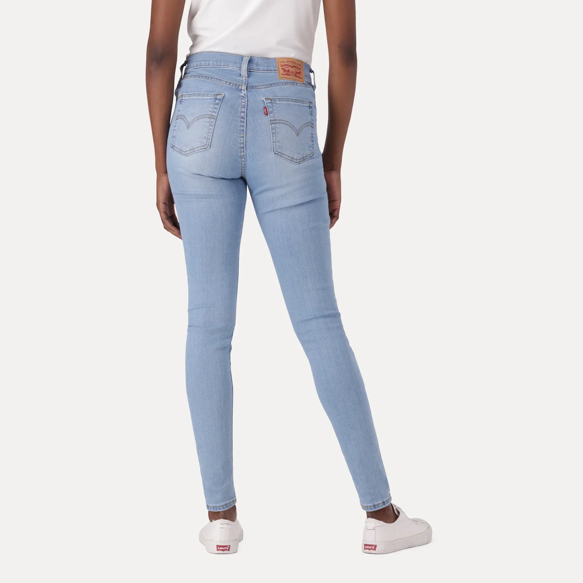 LEVI'S® WOMEN'S 720™ HIGH-RISE SUPER SKINNY JEANS - MED INDIGO - WORN IN - Image 4
