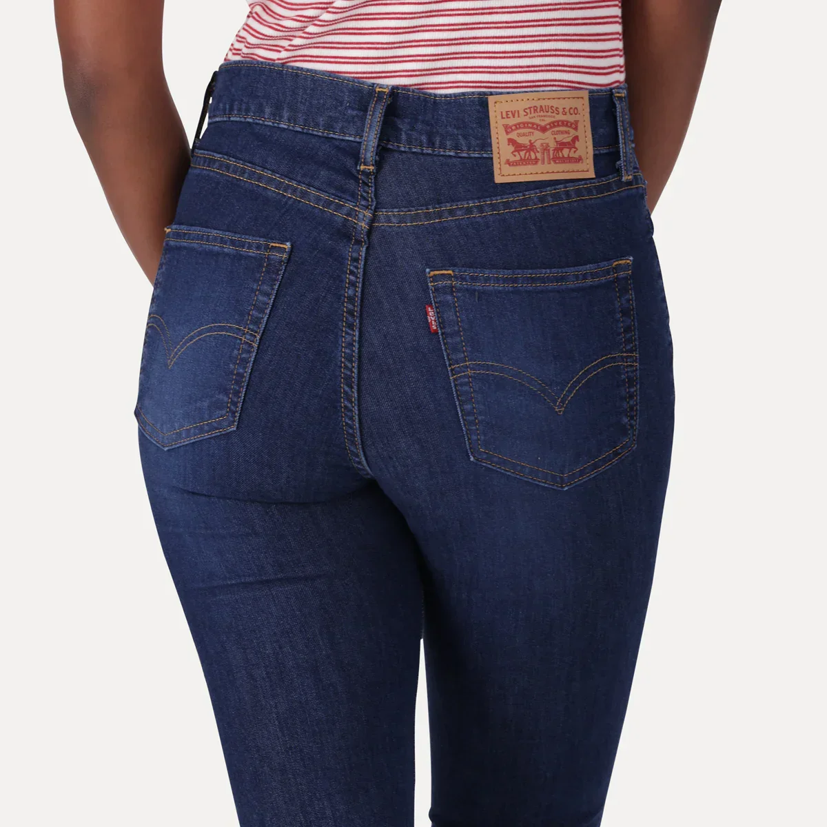 LEVI'S® WOMEN'S 720 HIGH-RISE SUPER SKINNY JEANS - DARK INDIGO - WORN IN - Image 5