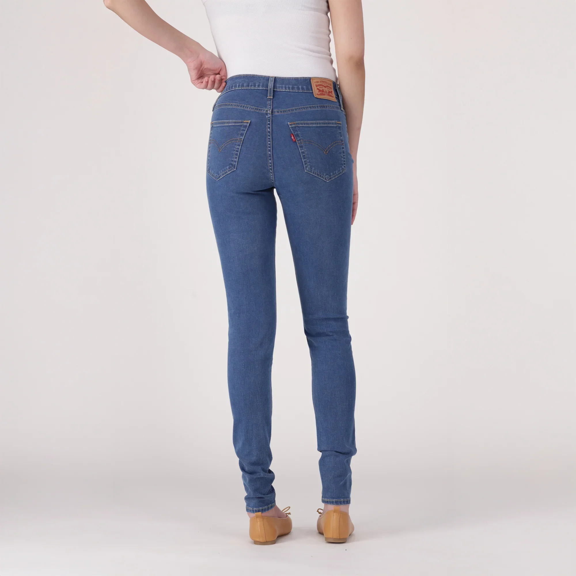 LEVI'S® WOMEN'S 720 HIGH-RISE SUPER SKINNY JEANS - MEDIUM WASH - Image 2