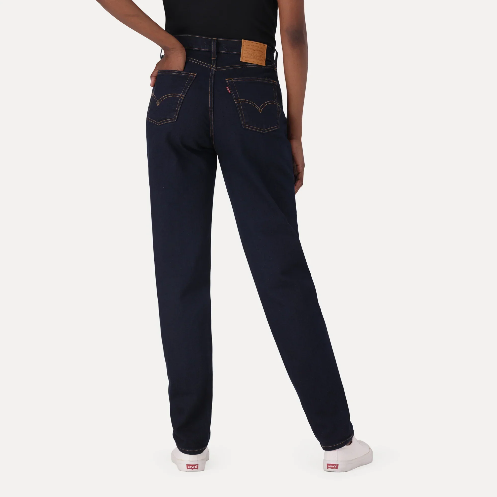 LEVI'S® WOMEN'S '80S MOM JEANS - DARK INDIGO - FLAT FINISH - Image 4