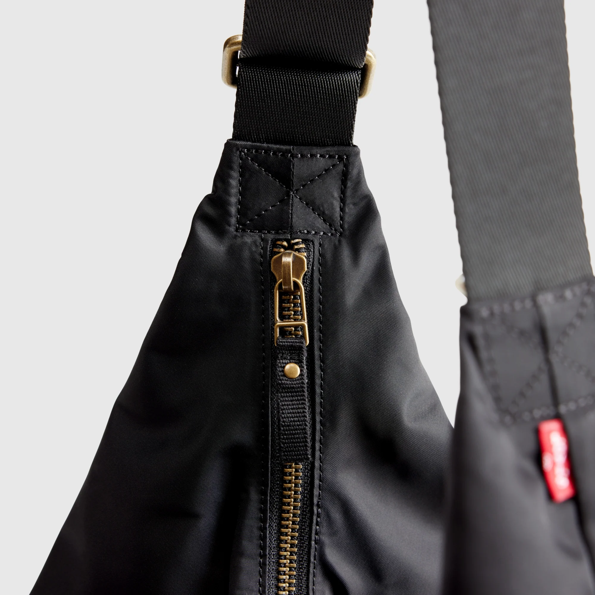 LEVI'S® WOMEN'S ALEXANDRA BAG - BLACK - Image 2