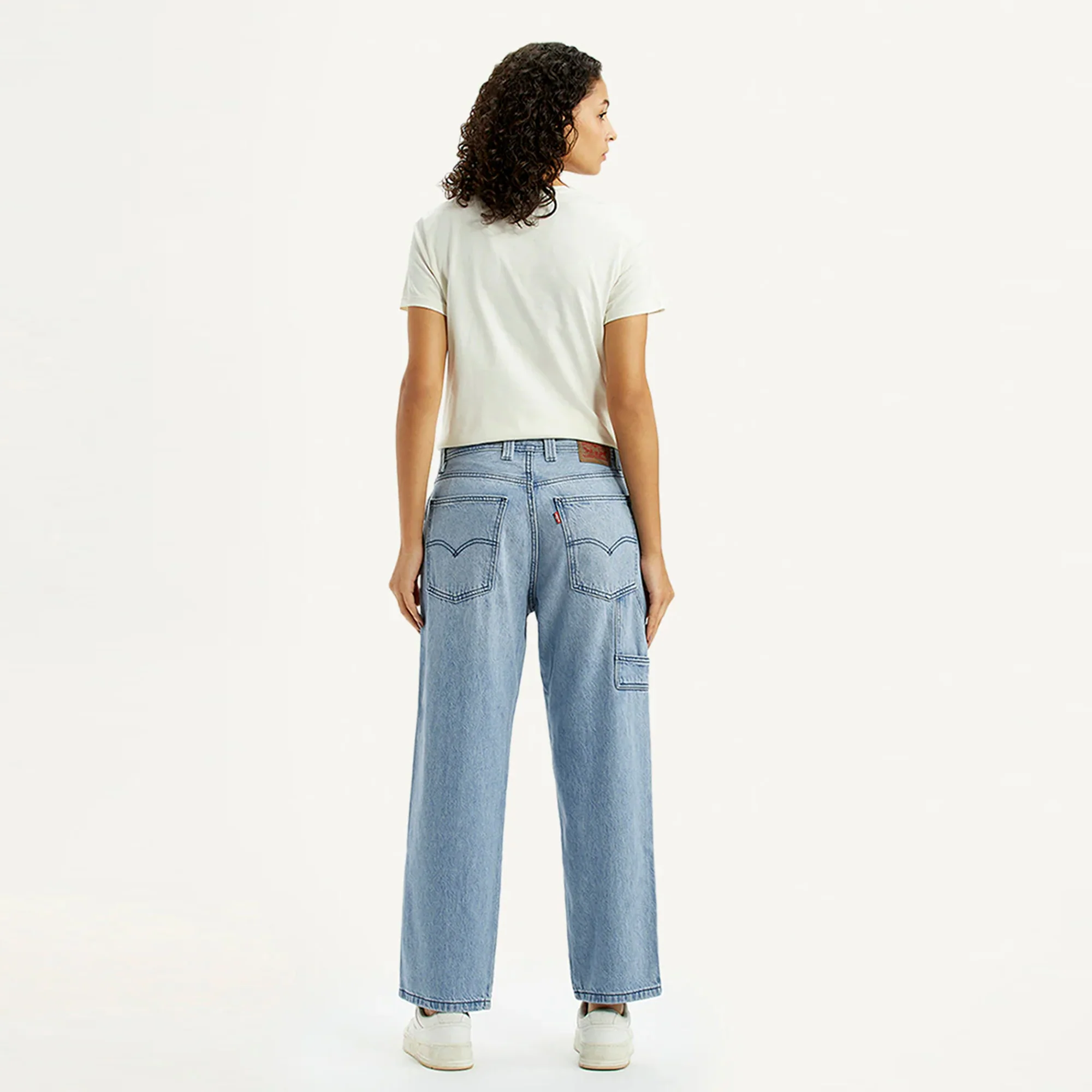 LEVI'S® WOMEN'S BAGGY CARPENTER  JEANS - LIGHT INDIGO - WORN IN - Image 3