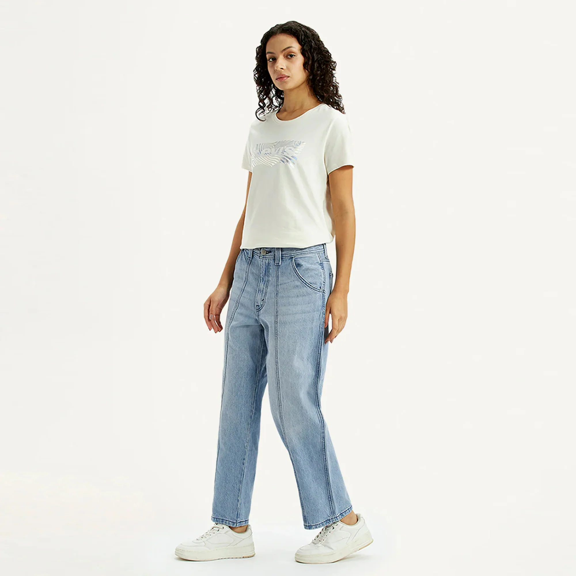 LEVI'S® WOMEN'S BAGGY CARPENTER  JEANS - LIGHT INDIGO - WORN IN - Image 4
