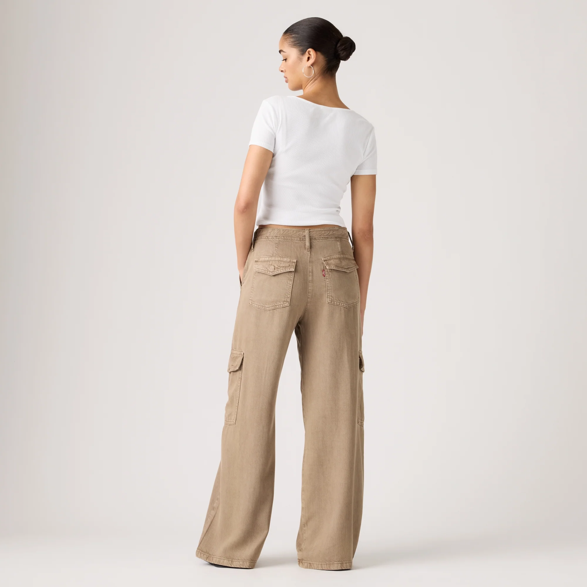 LEVI'S® WOMEN'S BAGGY DAD CARGOS - BROWN - Image 3