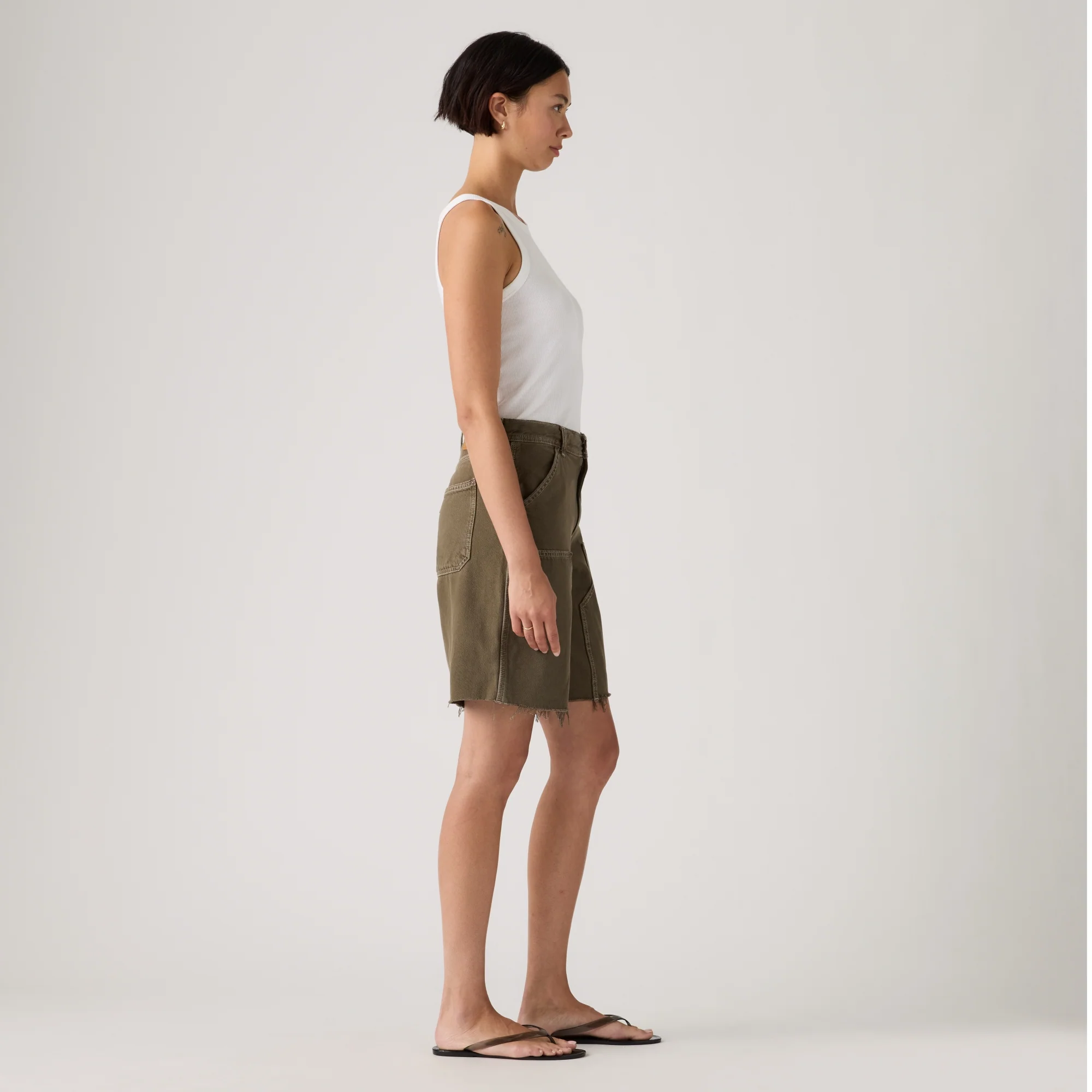 LEVI'S® WOMEN'S BAGGY DAD UTILITY SHORTS - BROWN - Image 4