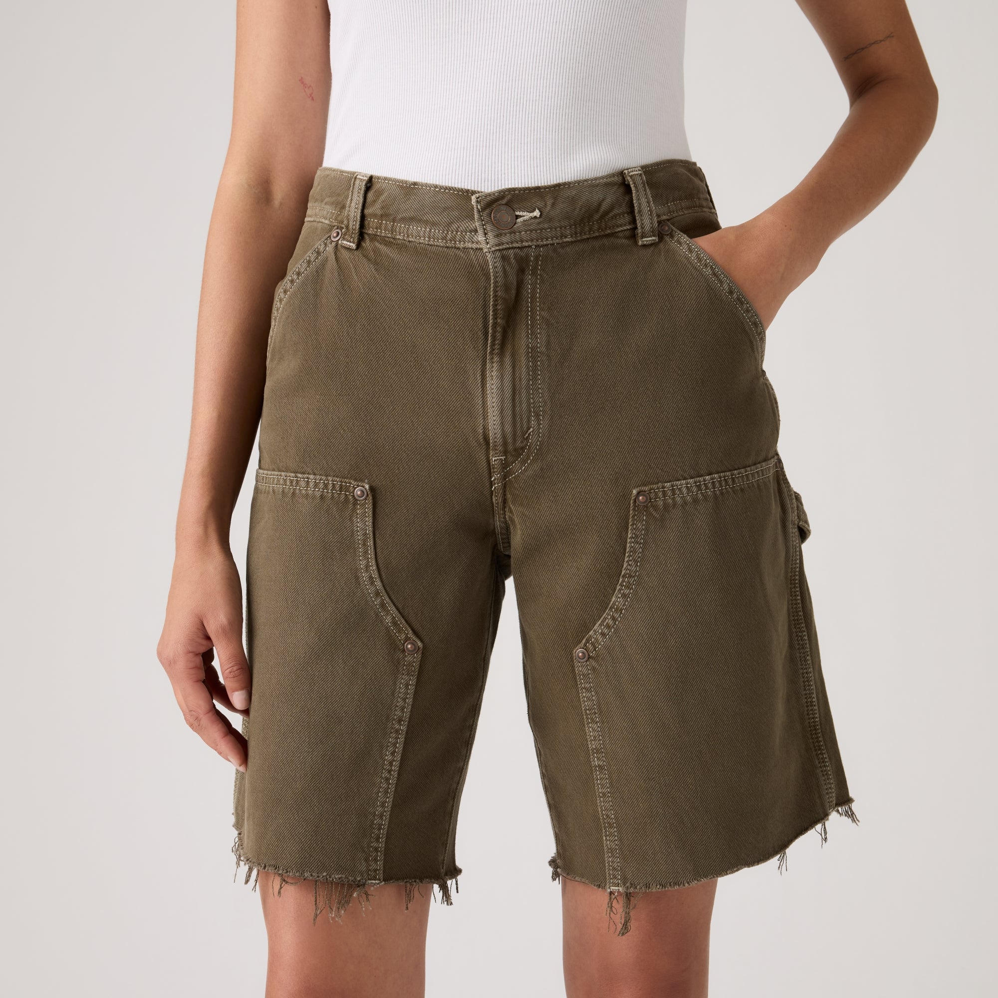 LEVI'S® WOMEN'S BAGGY DAD UTILITY SHORTS - BROWN - Image 5