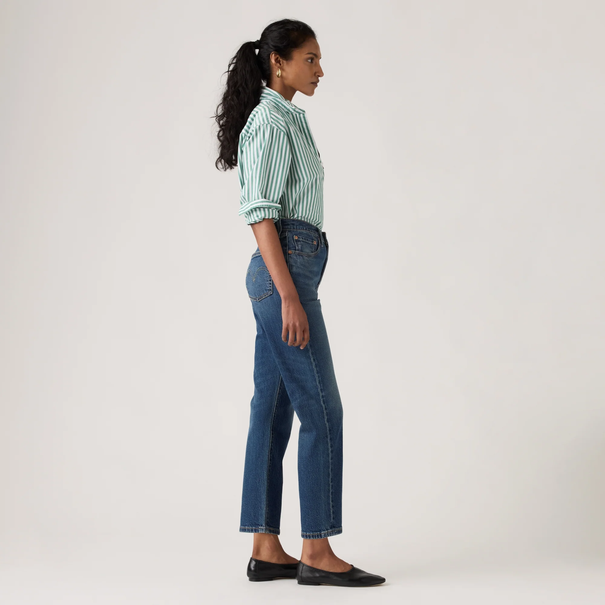 LEVI'S® WOMEN'S CROPPED 501 ORIGINAL® JEANS - MED INDIGO - WORN IN - Image 4