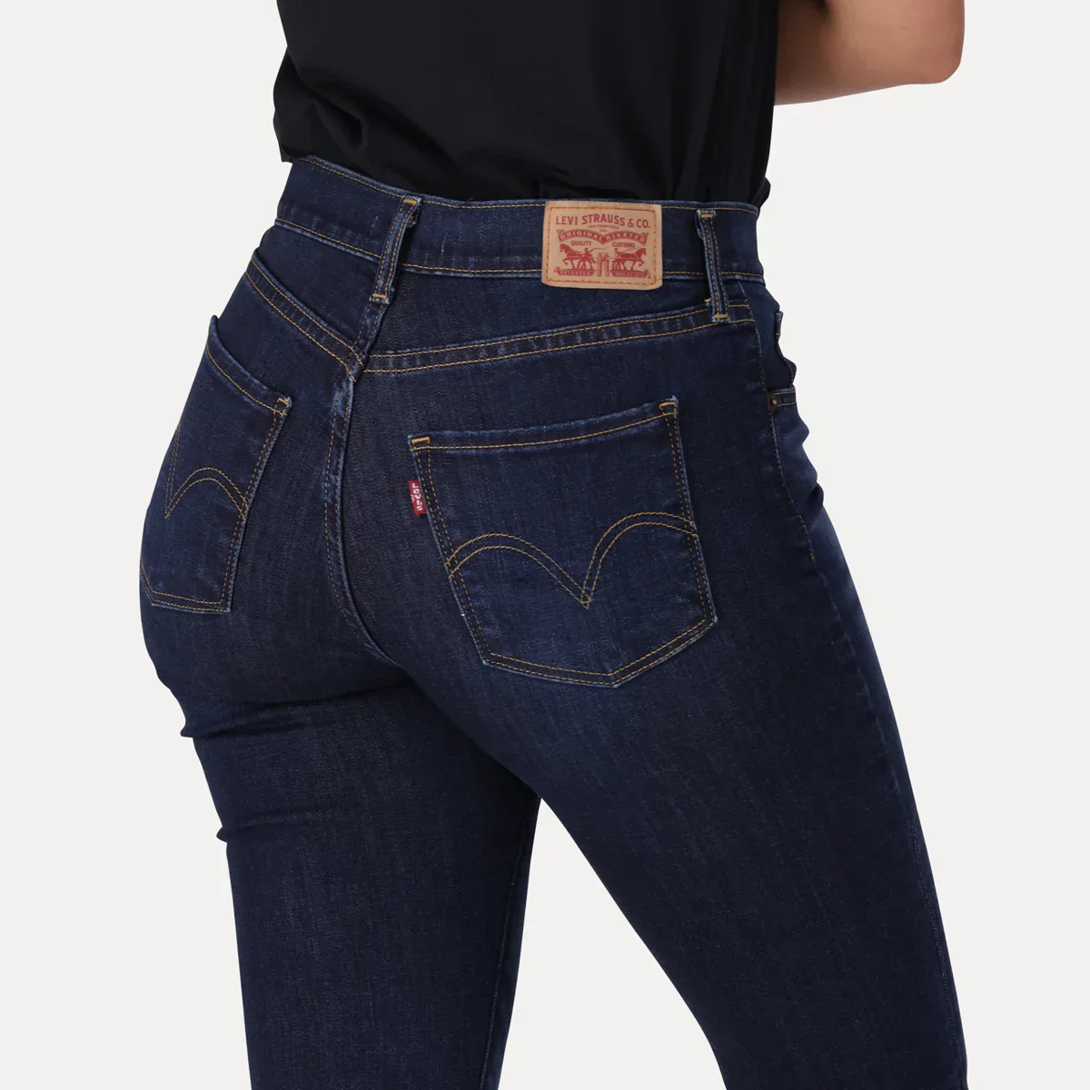LEVI'S® WOMEN'S CURVY FLARE - DARK INDIGO - WORN IN - Image 5