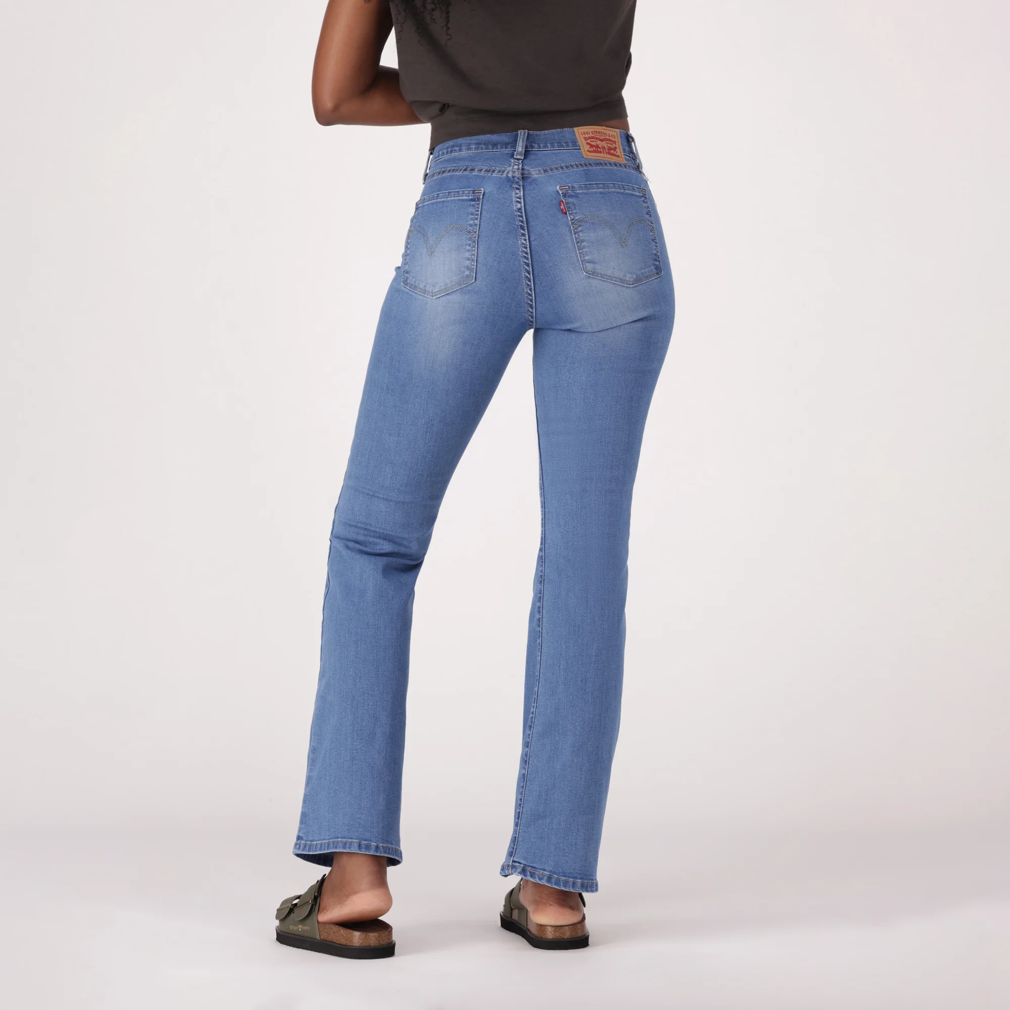 LEVI'S® WOMEN'S CURVY FLARE - MED INDIGO - WORN IN - Image 3