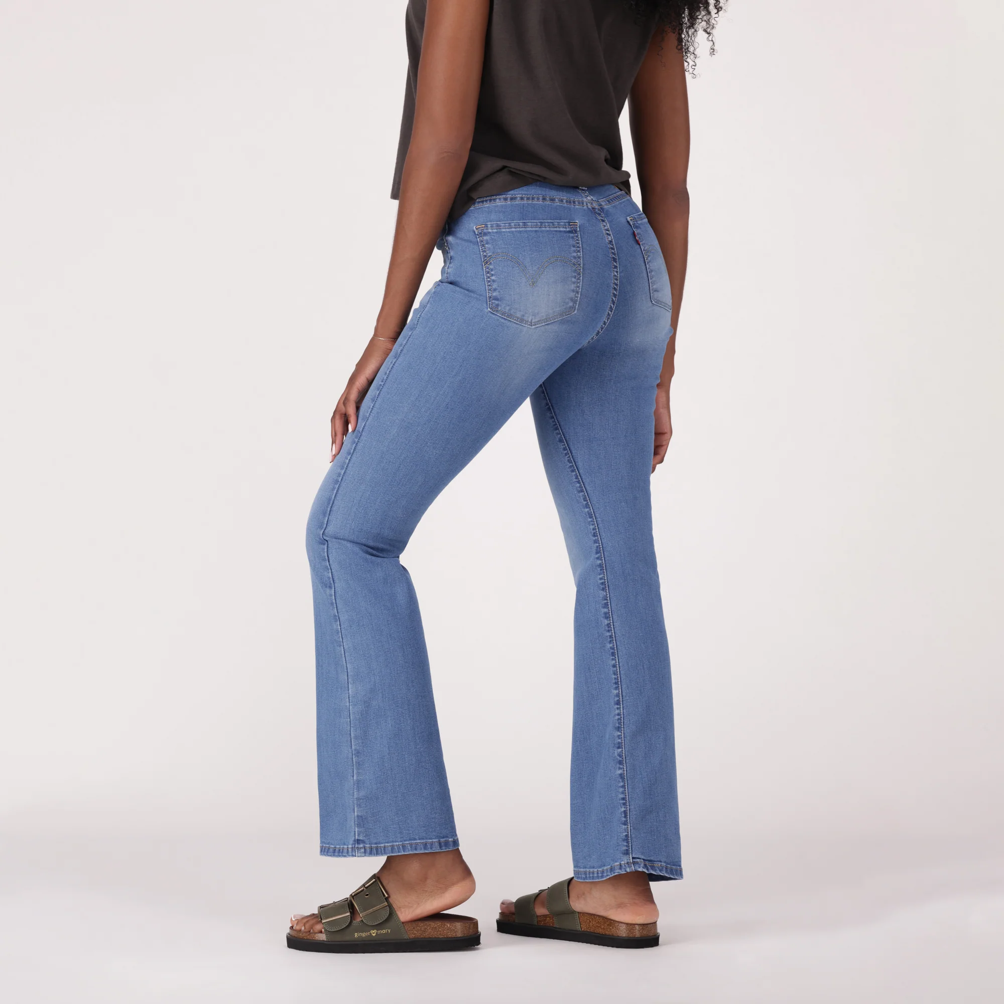 LEVI'S® WOMEN'S CURVY FLARE - MED INDIGO - WORN IN - Image 4