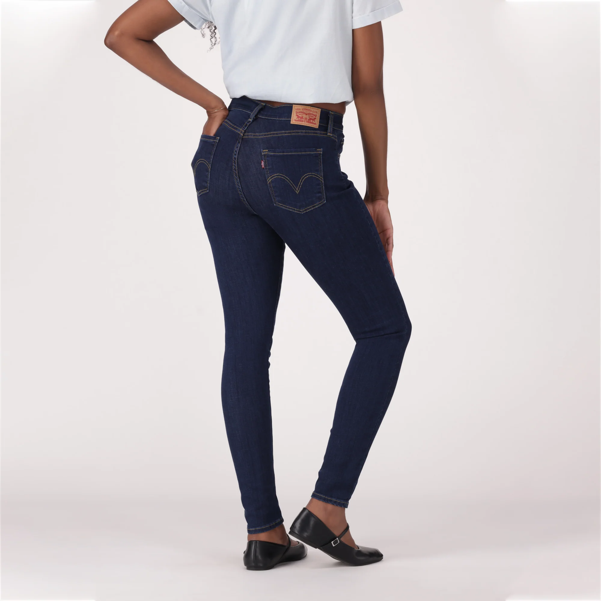 LEVI'S® WOMEN'S CURVY HIGH-RISE SUPER SKINNY - DARK INDIGO FLAT FINISH - Image 3