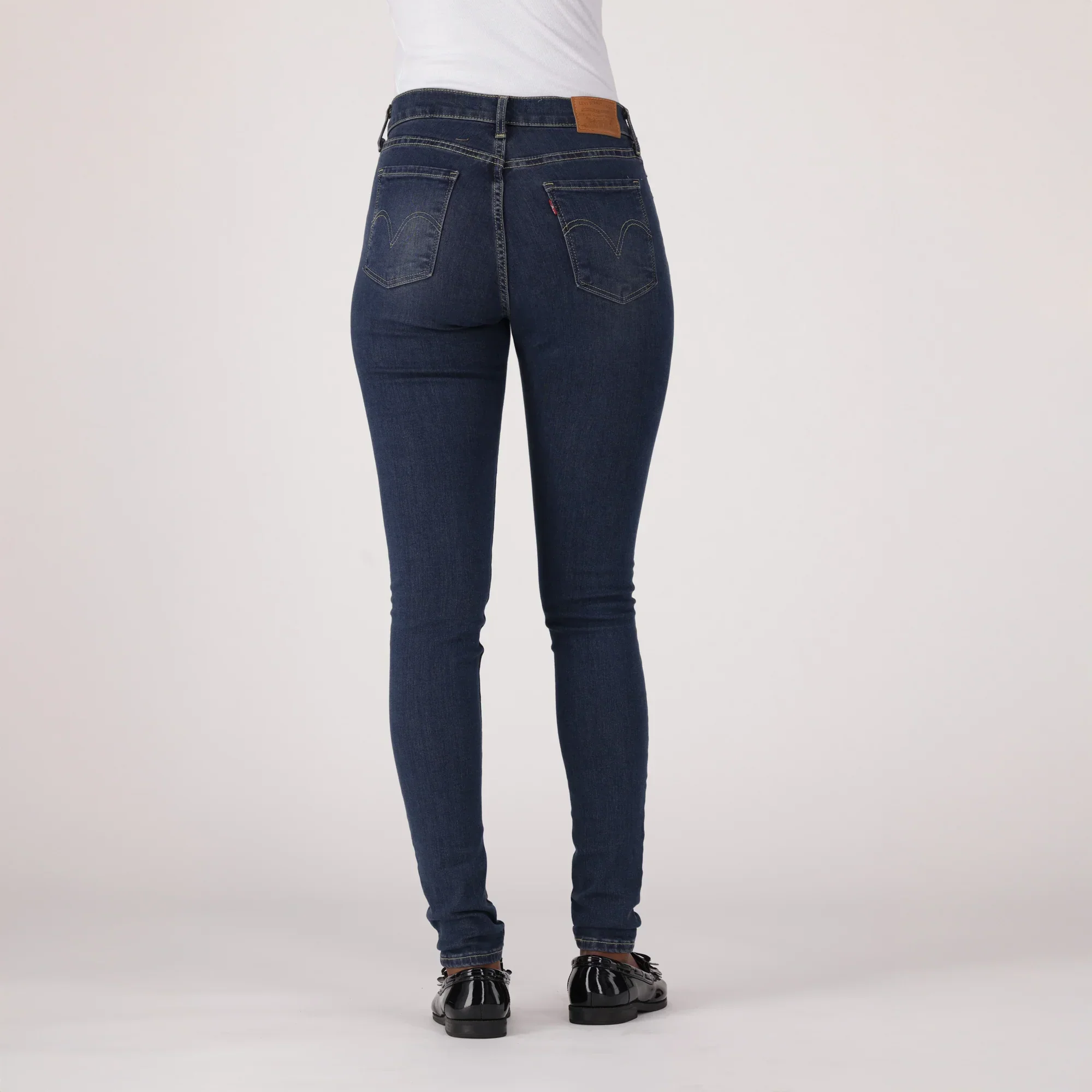 LEVI'S® WOMEN'S CURVY HIGH-RISE SUPER SKINNY - DARK INDIGO - WORN IN - Image 3