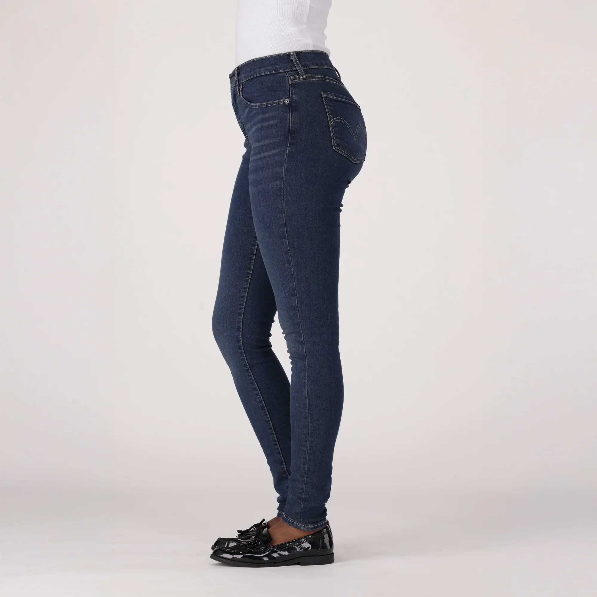 LEVI'S® WOMEN'S CURVY HIGH-RISE SUPER SKINNY - DARK INDIGO - WORN IN - Image 4