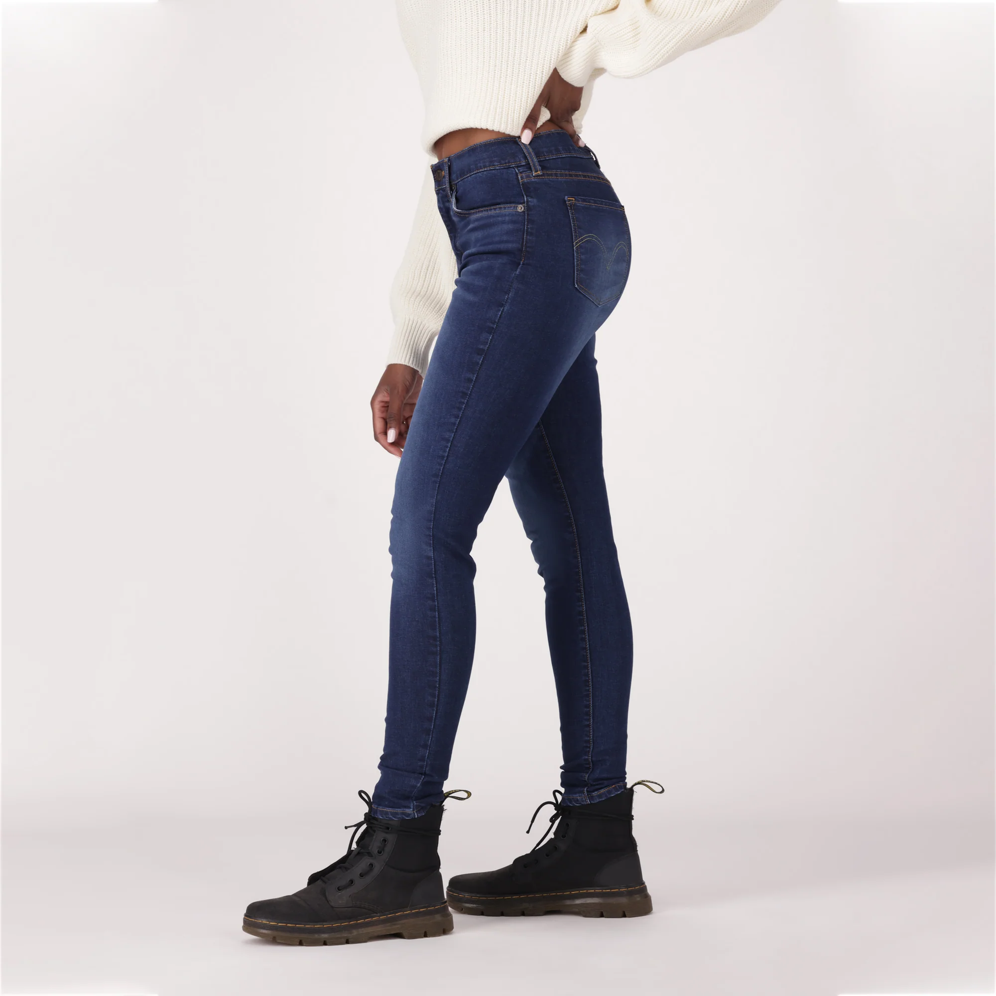 LEVI'S® WOMEN'S CURVY HIGH-RISE SUPER SKINNY - DARK INDIGO WORN IN - Image 4