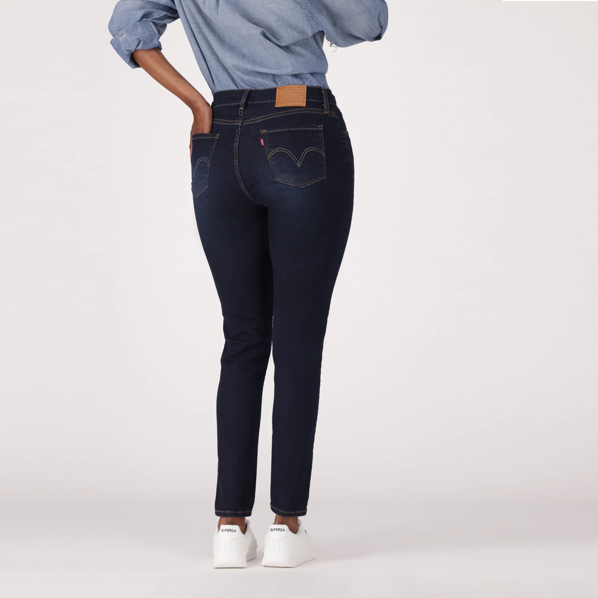 LEVI'S® WOMEN'S CURVY HIGH-RISE SUPER SKINNY - DARK INDIGO WORN IN - Image 3