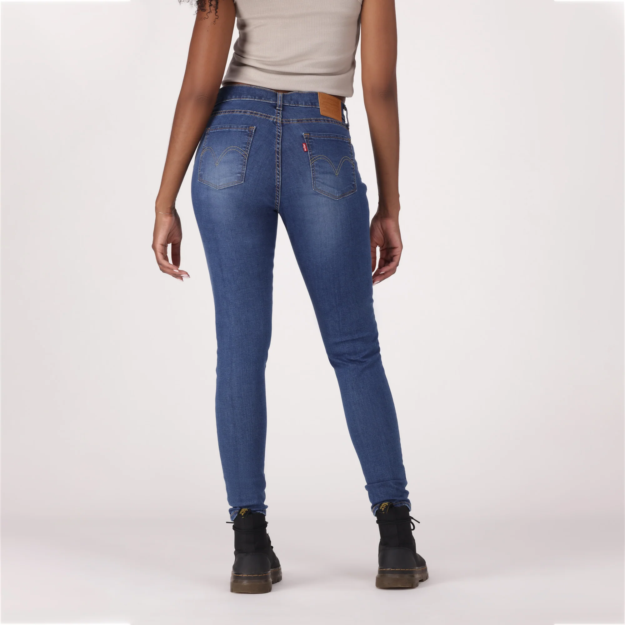 LEVI'S® WOMEN'S CURVY HIGH-RISE SUPER SKINNY - MED INDIGO - WORN IN - Image 3