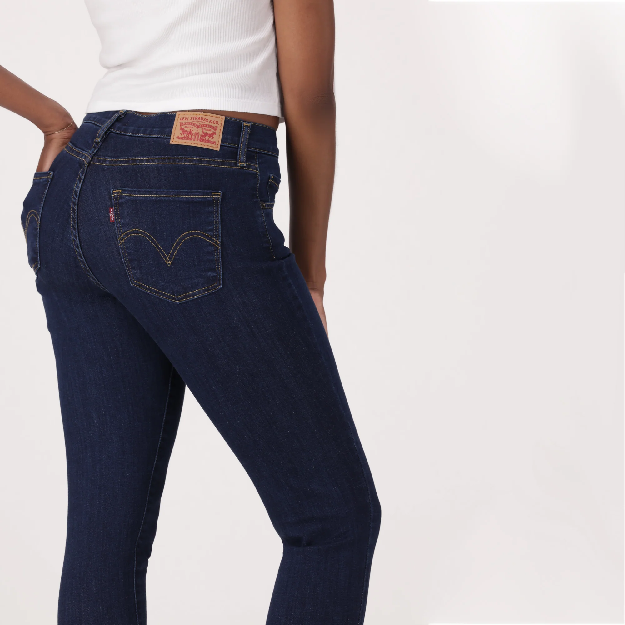 LEVI'S® WOMEN'S CURVY SKINNY  - DARK INDIGO - FLAT FINISH - Image 5