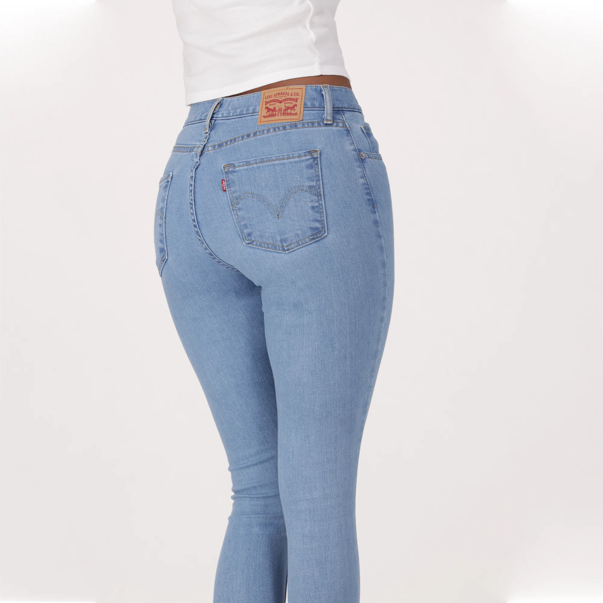 LEVI'S® WOMEN'S CURVY SKINNY - MED INDIGO - WORN IN - Image 5