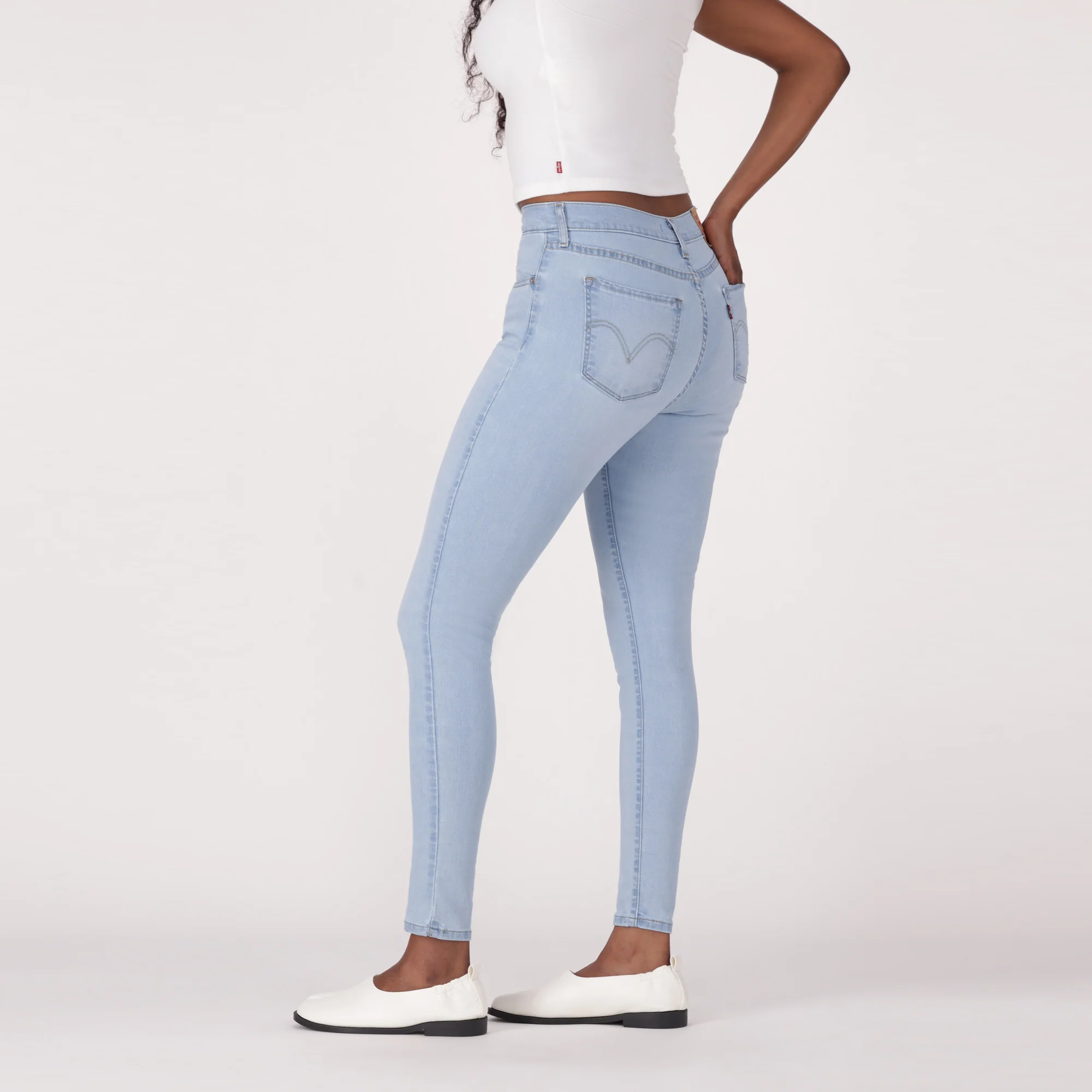 LEVI'S® WOMEN'S CURVY SUPER SKINNY  - LIGHT INDIGO - WORN IN - Image 4