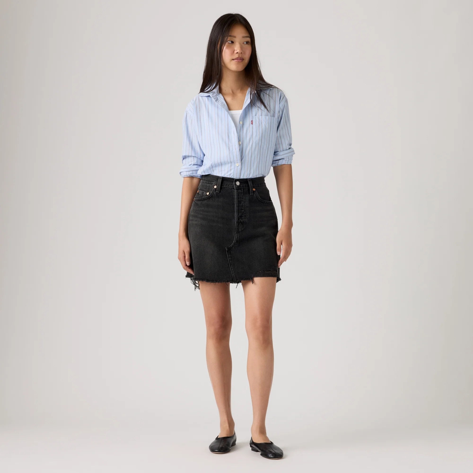 LEVI'S® WOMEN'S DECONSTRUCTED SKIRT - MED INDIGO - WORN IN - Image 2