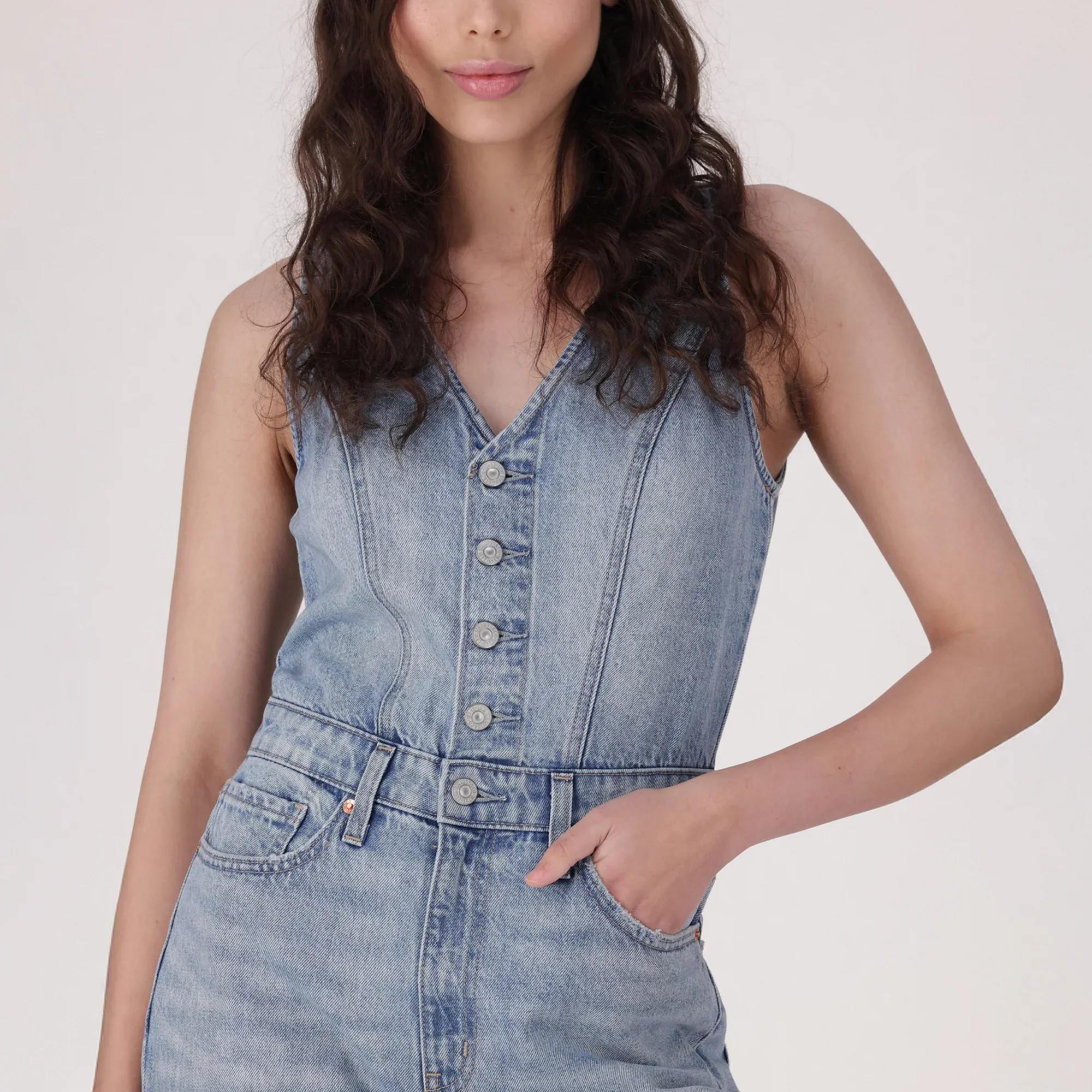 LEVI'S® WOMEN'S DENIM WIDE-LEG JUMPSUIT - MED INDIGO - WORN IN - Image 4