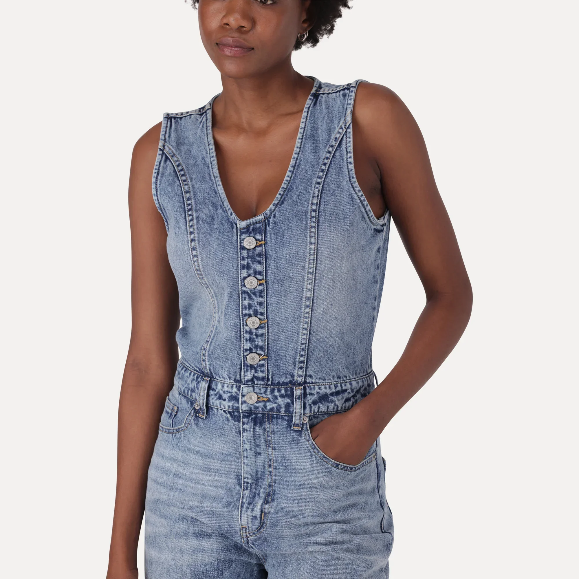 LEVI'S® WOMEN'S DENIM WIDE-LEG JUMPSUIT - MED INDIGO - WORN IN - Image 7