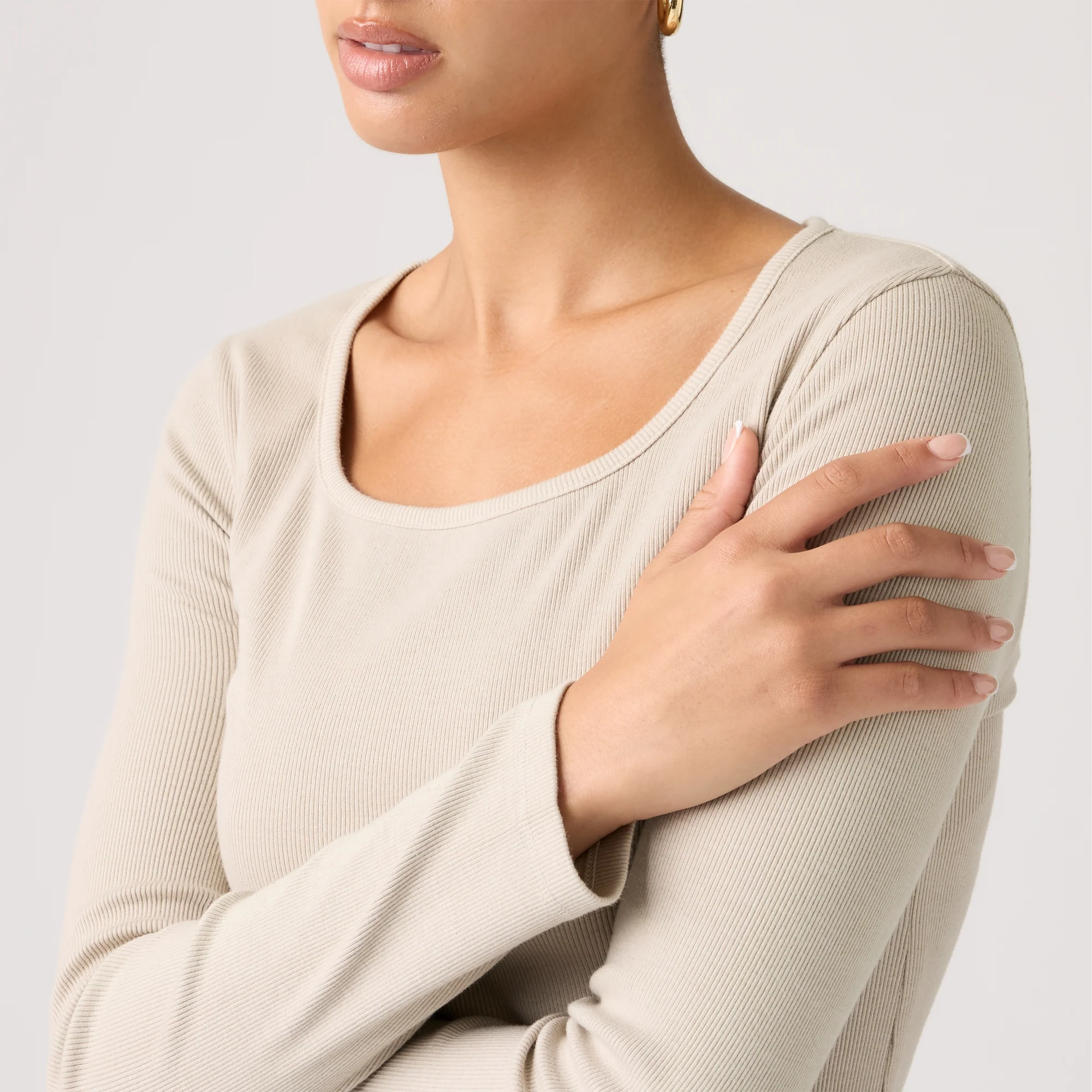 LEVI'S® WOMEN'S ESSENTIAL SQUARE NECK LONG-SLEEVE TEE - BLUE - Image 4