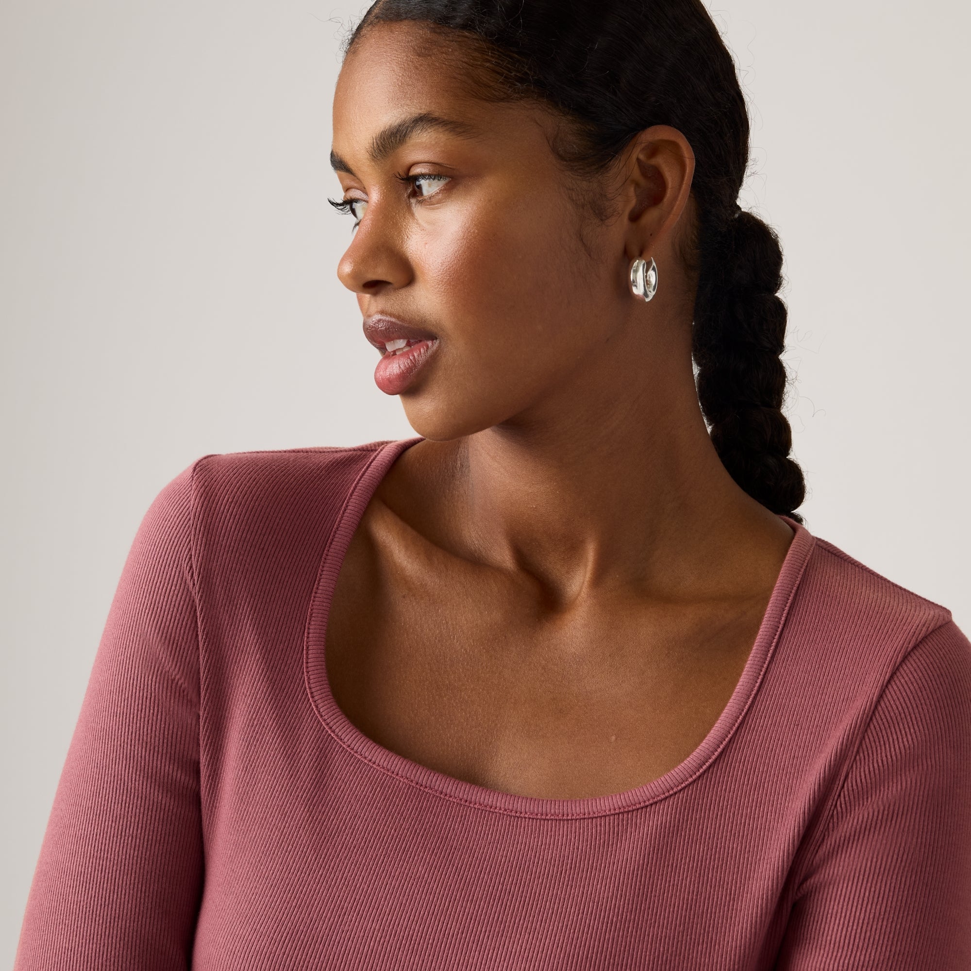 LEVI'S® WOMEN'S ESSENTIAL SQUARE NECK LONG-SLEEVE TEE - RED - Image 4