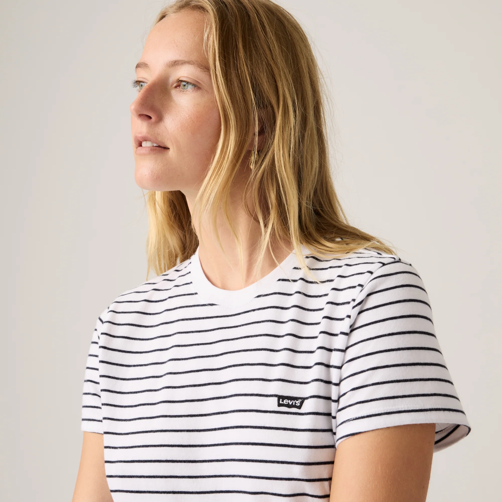 LEVI'S® WOMEN'S FAVORITE COTTON TEE - MULTI COLOUR - Image 4