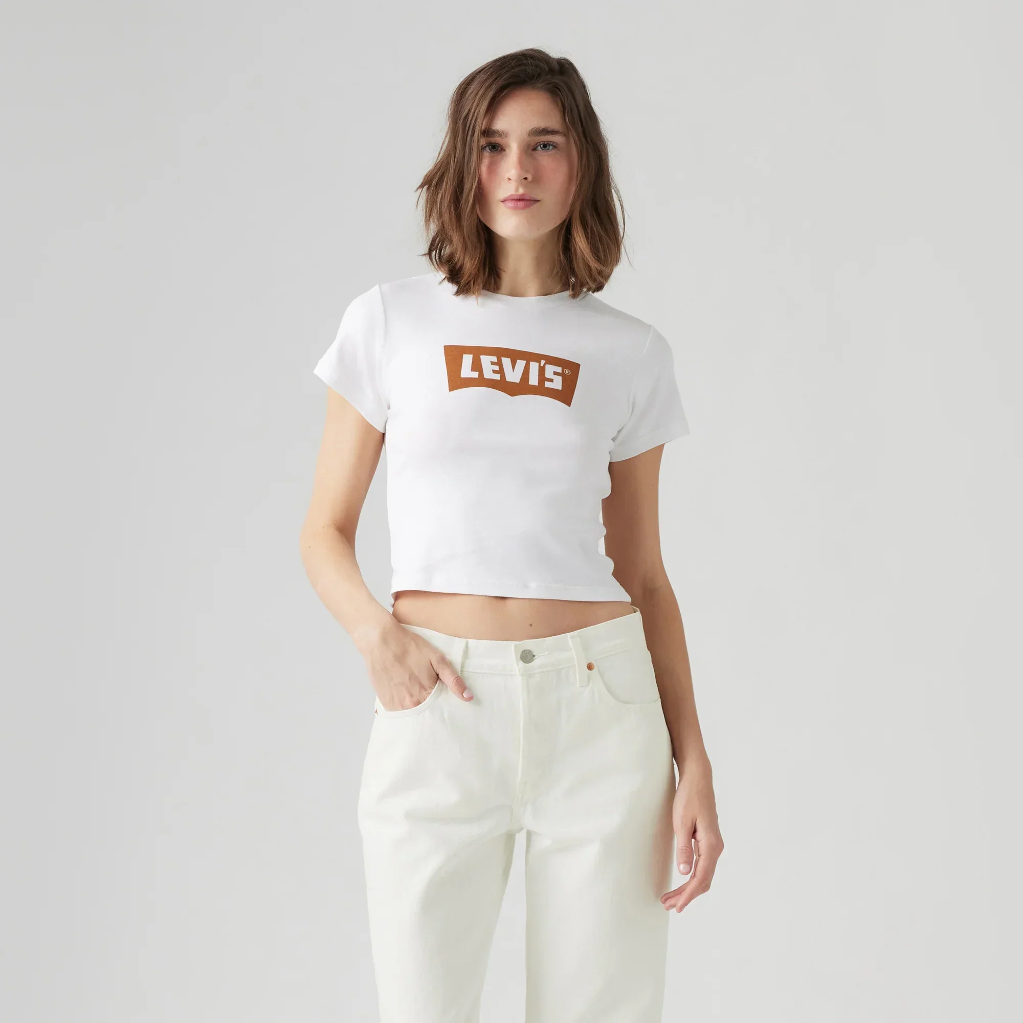 LEVI'S® WOMEN'S GRAPHIC ESSENTIAL SPORTY TEE - WHITE - Image 3
