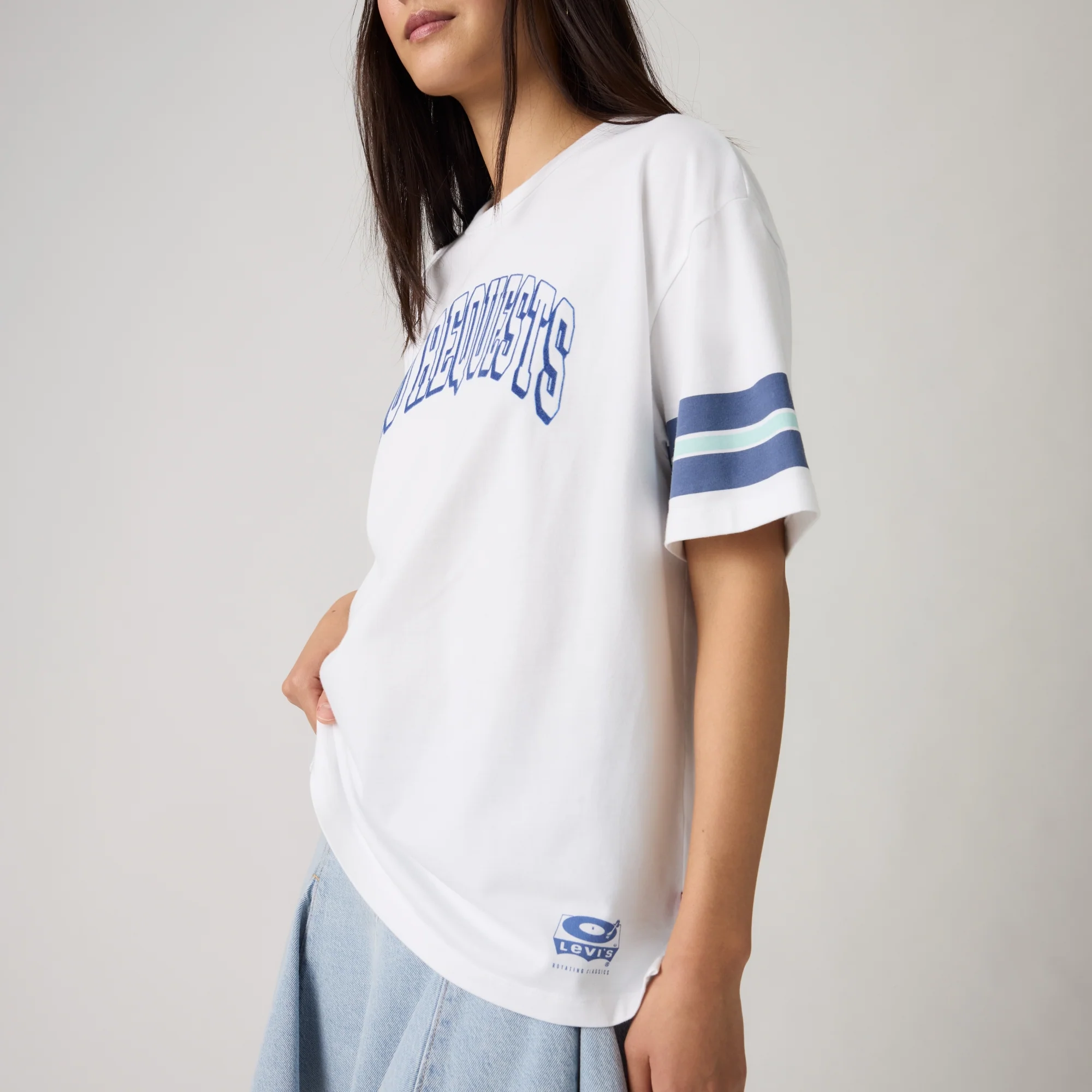 LEVI'S® WOMEN'S GRAPHIC TABOR T-SHIRT - WHITE - Image 4