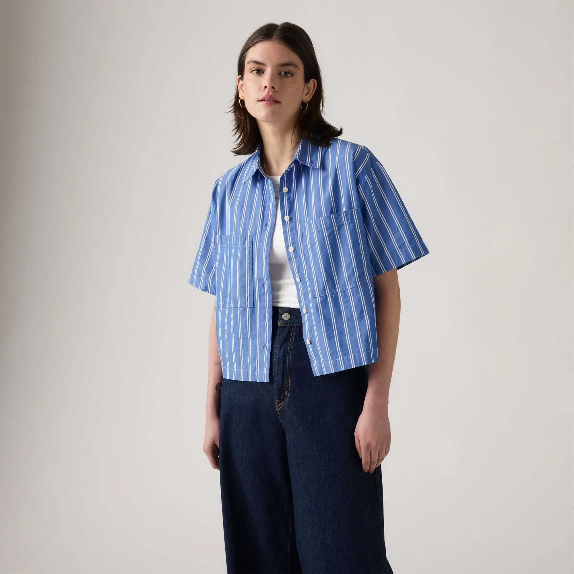 LEVI'S® WOMEN'S HARLIE SHORT-SLEEVE CROPPED SHIRT - BLUE - Image 3