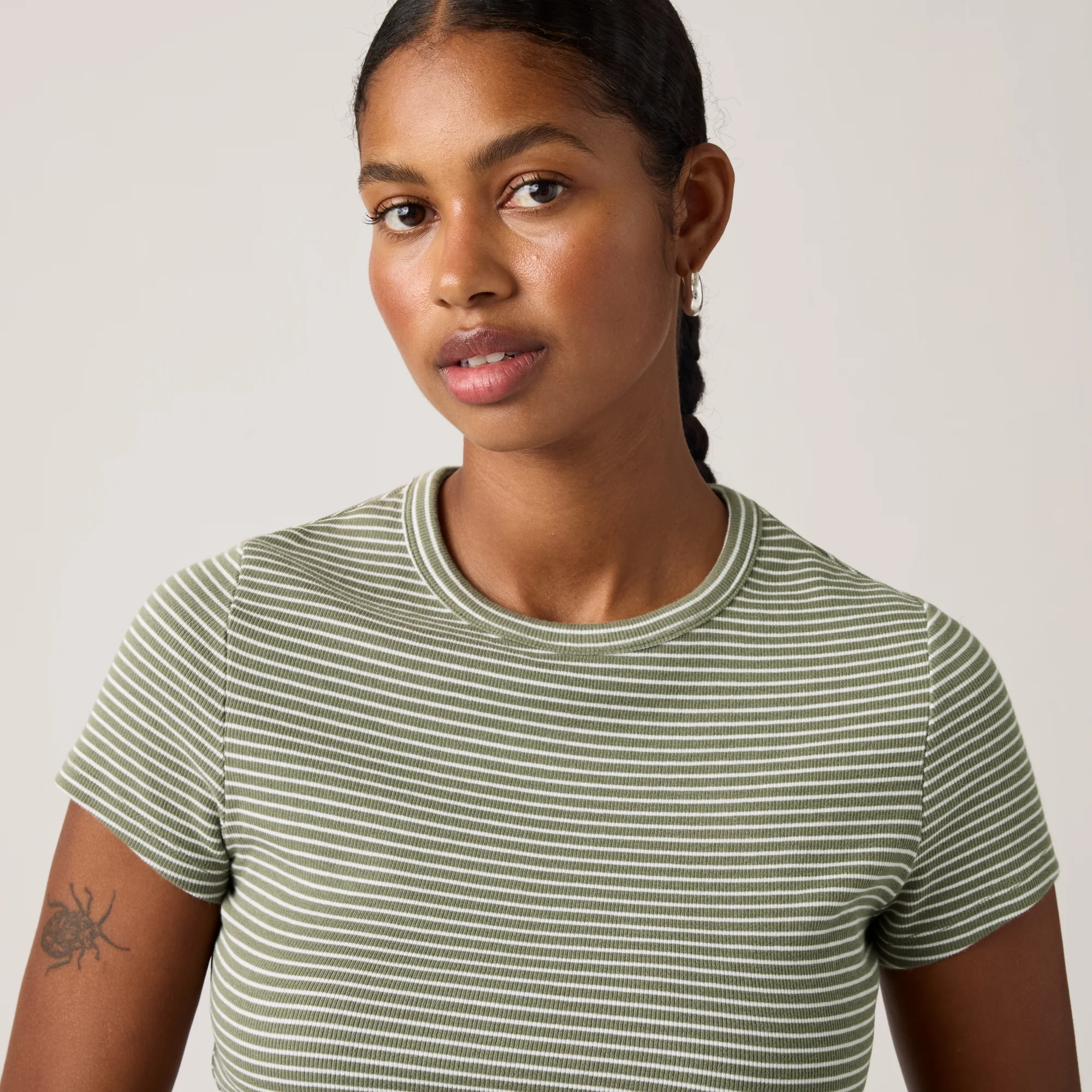 LEVI'S® WOMEN'S HAYES CROPPED TEE - MULTI COLOUR - Image 4