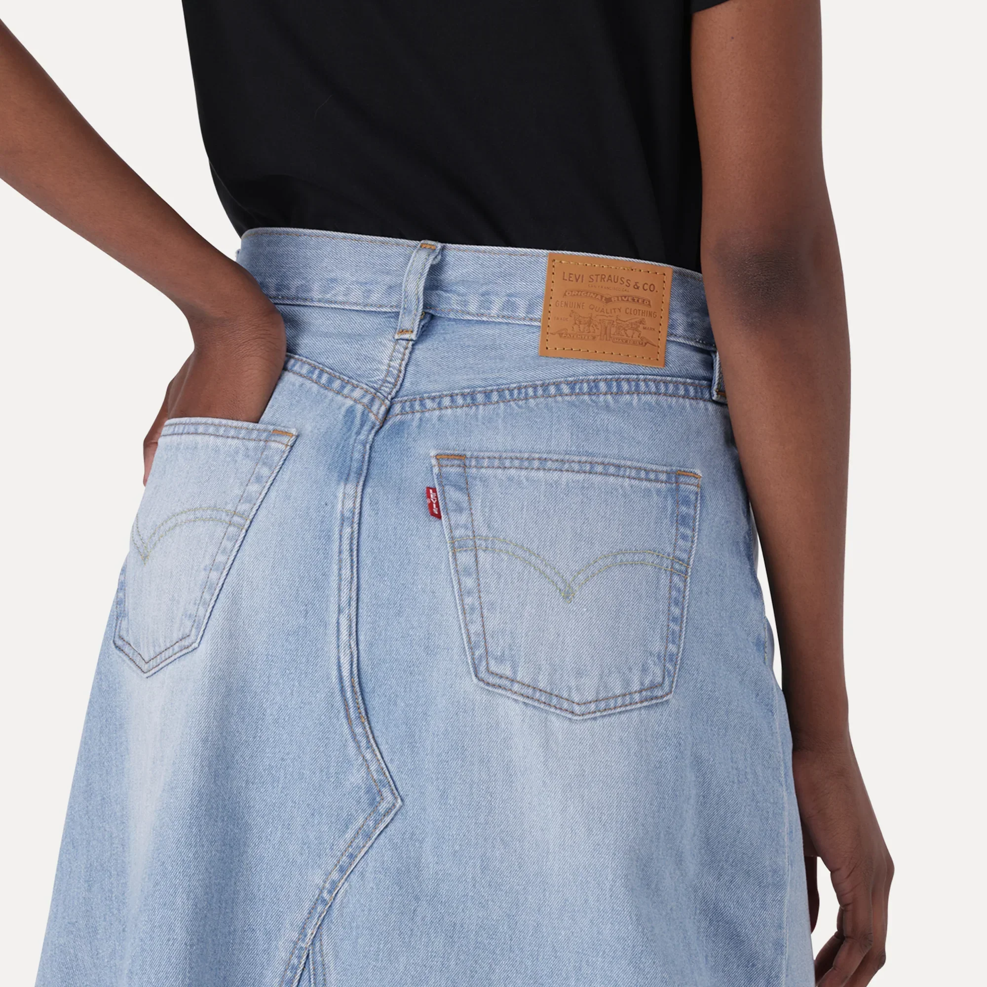 LEVI'S® WOMEN'S HIGH-RISE A-LINE DECONSTRUCTED SKIRT - LIGHT INDIGO - FLAT FINISH - Image 5