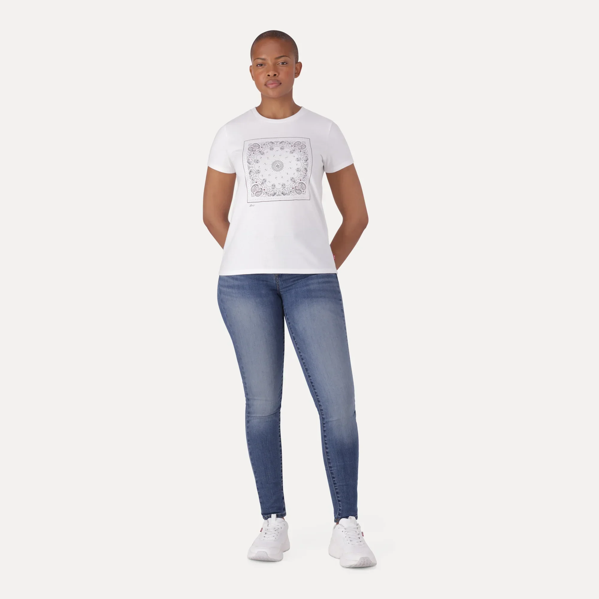 LEVI'S® WOMEN'S CURVY SKINNY - MED INDIGO - WORN IN - Image 6