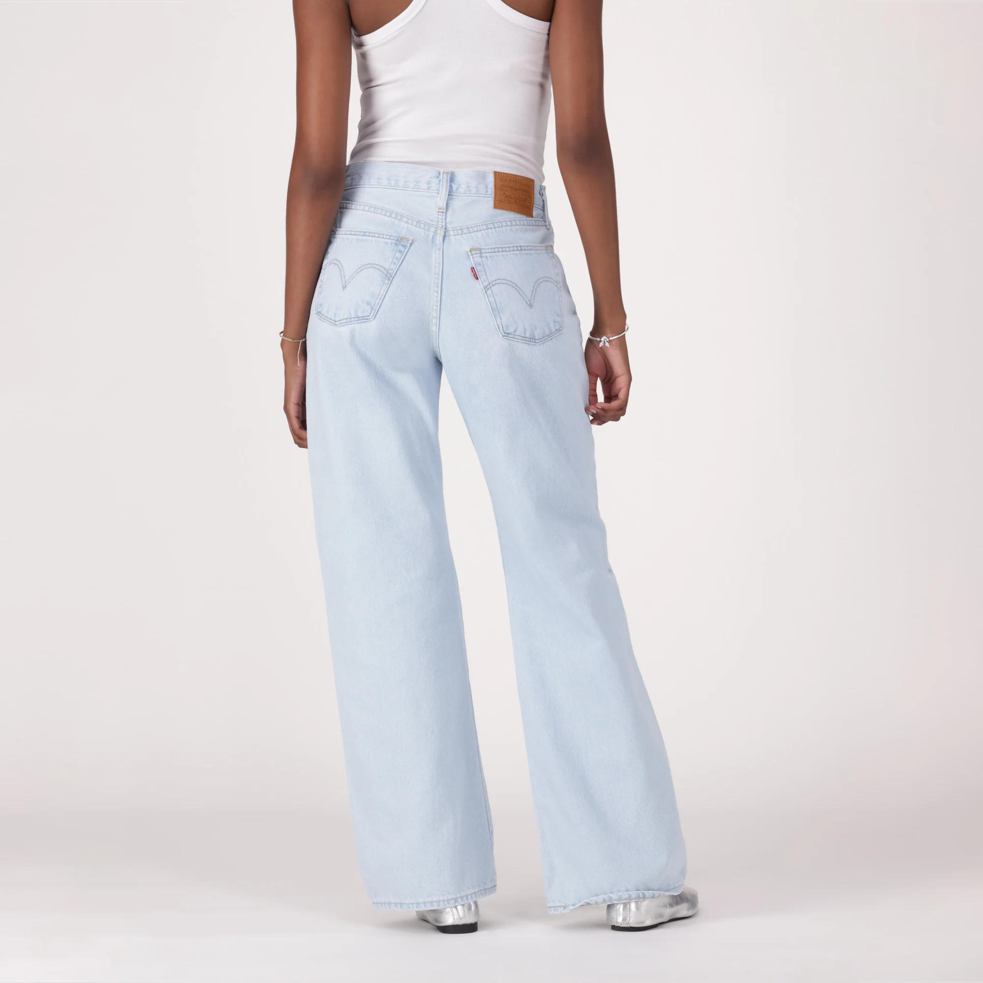 LEVI'S® WOMEN'S LOOSE BOOT JEANS - LIGHT INDIGO - WORN IN - Image 3