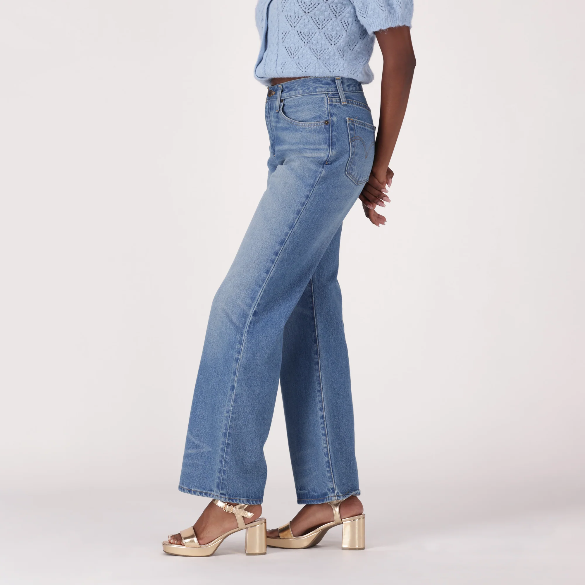 LEVI'S® WOMEN'S LOOSE BOOT JEANS - MED INDIGO - WORN IN - Image 4