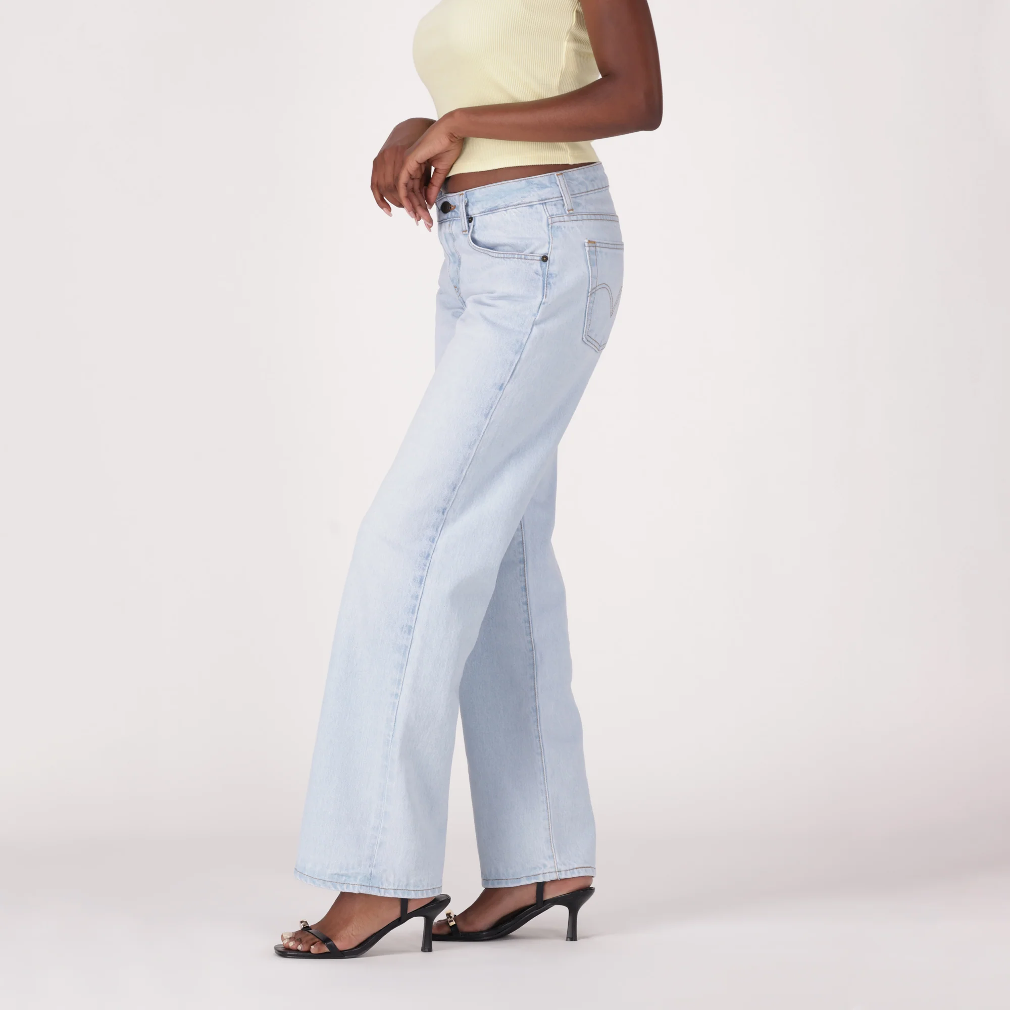 LEVI'S® WOMEN'S LOW LOOSE JEANS - LIGHT INDIGO - WORN IN - Image 4