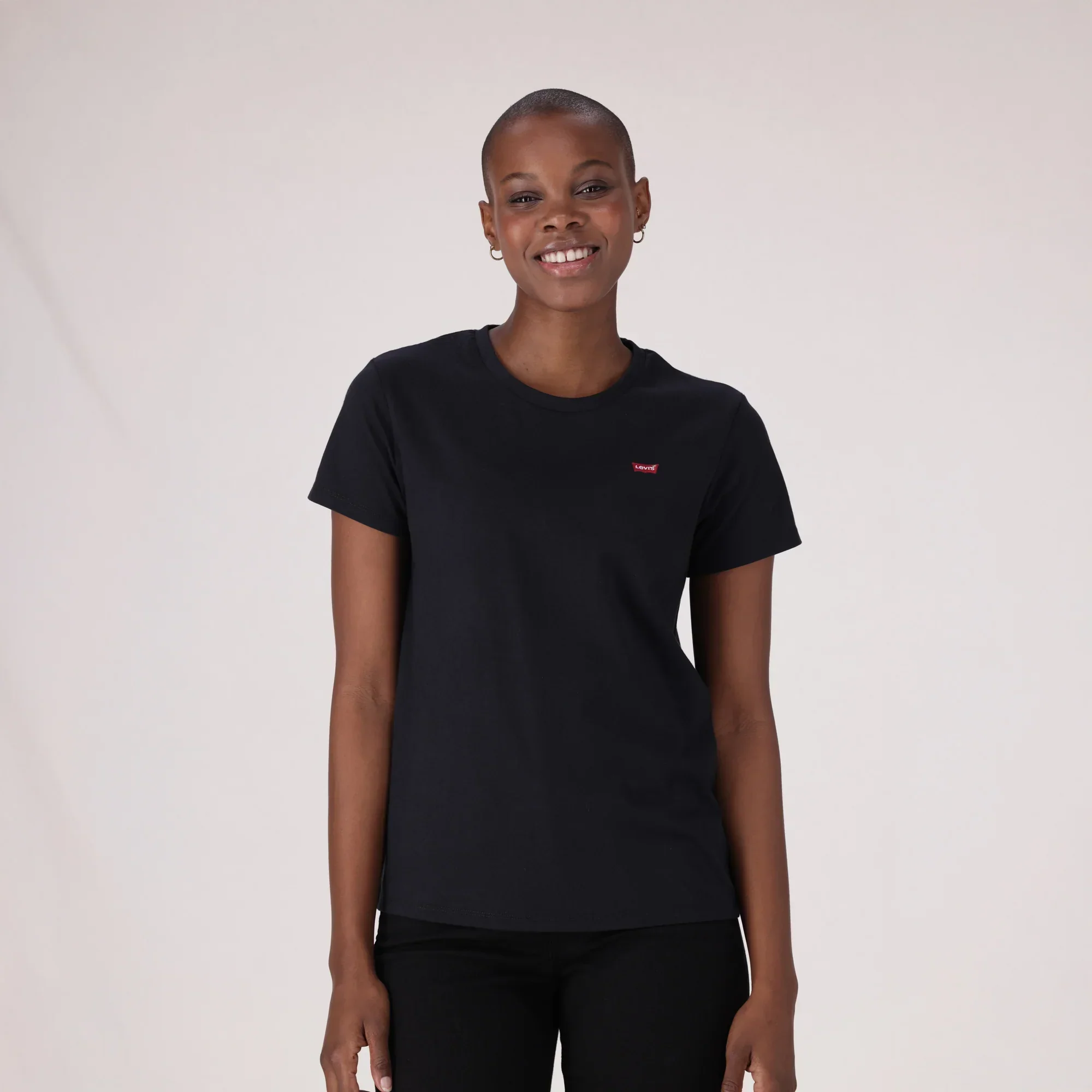LEVI’S® WOMEN’S PERFECT T-SHIRT - BLACK - Image 2