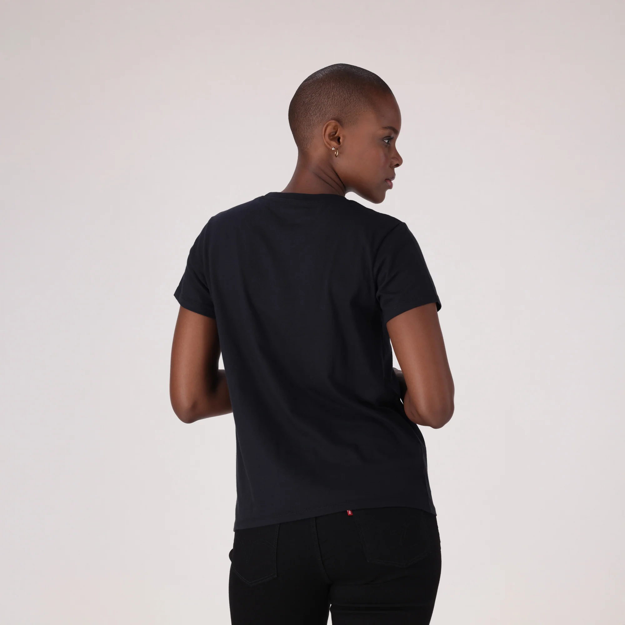 LEVI’S® WOMEN’S PERFECT T-SHIRT - BLACK - Image 9