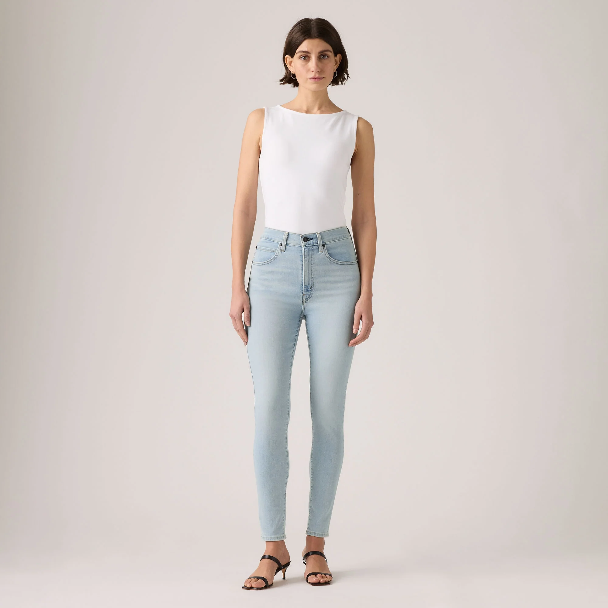 LEVI'S® WOMEN'S RETRO HIGH SKINNY JEANS - MED INDIGO - WORN IN - Image 2