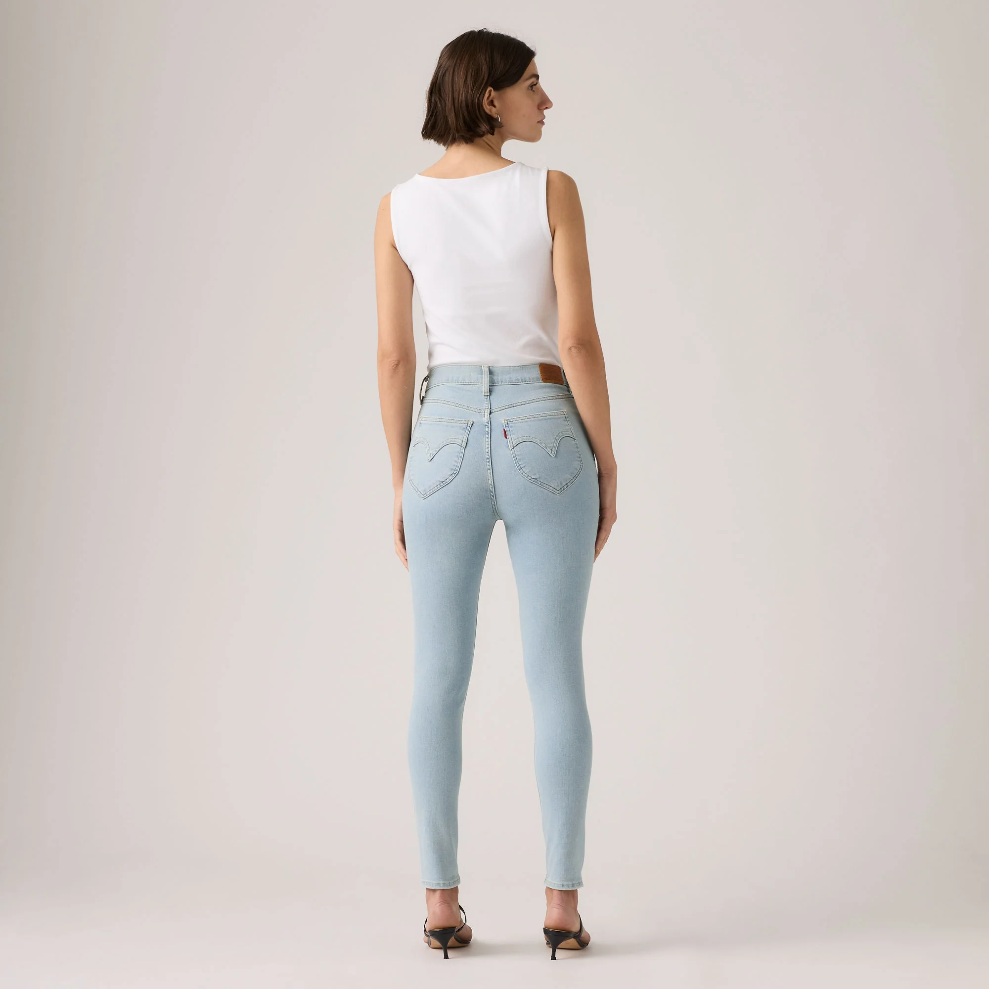 LEVI'S® WOMEN'S RETRO HIGH SKINNY JEANS - MED INDIGO - WORN IN - Image 3