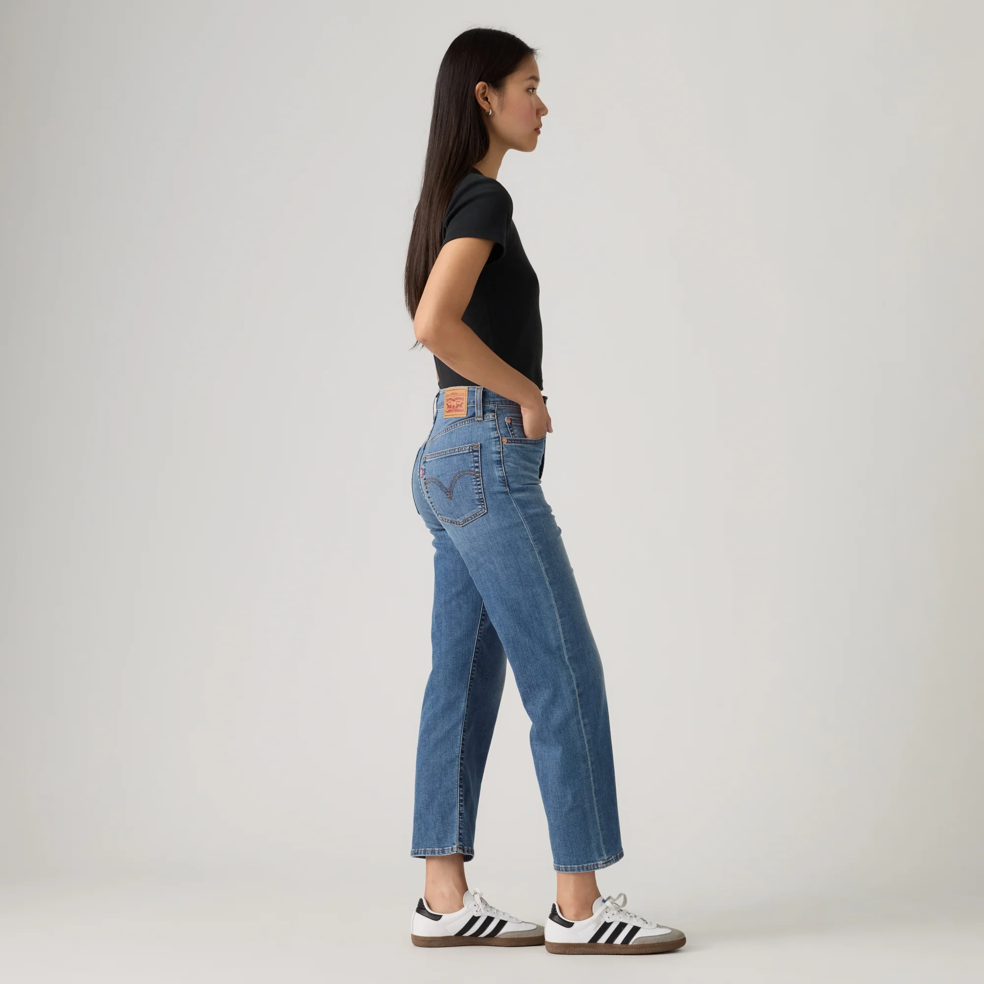 LEVI'S® WOMEN'S RIBCAGE STRAIGHT ANKLE JEANS - MED INDIGO - WORN IN - Image 4