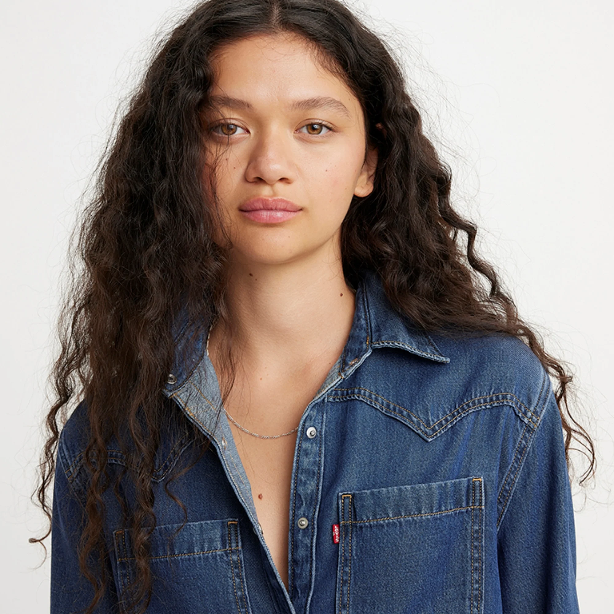 LEVI'S® WOMEN'S LIGHTWEIGHT TEODORA WESTERN SHIRT - DARK INDIGO WORN IN - Image 4