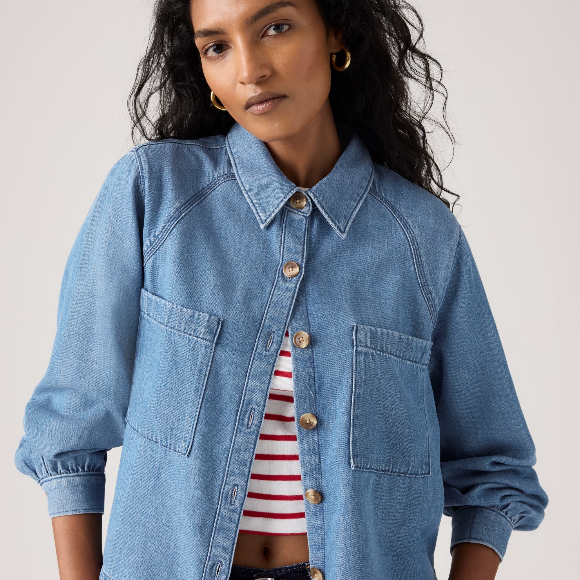 LEVI'S® WOMEN'S TINI LONG-SLEEVE UTILITY SHIRT - MULTI COLOUR - Image 4
