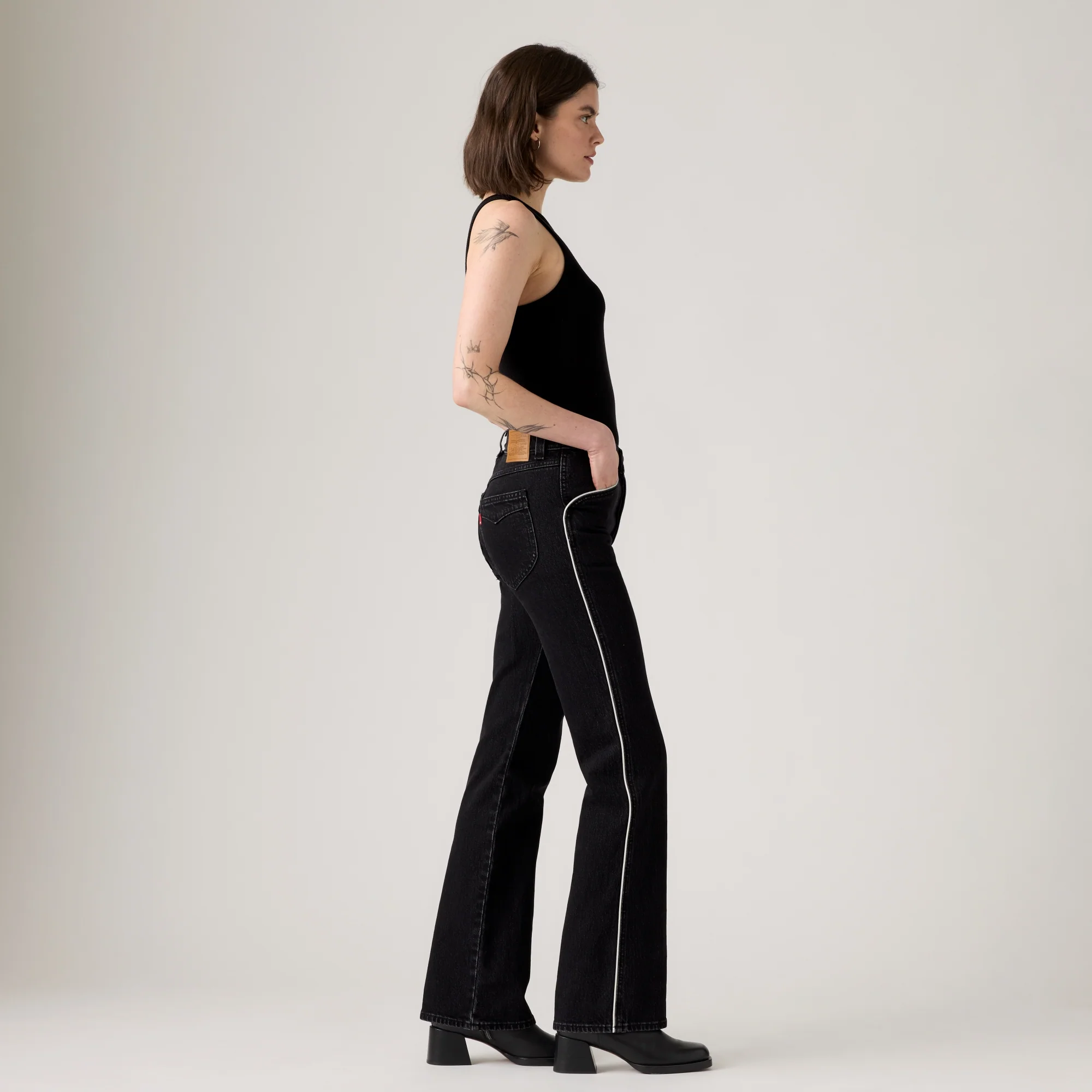 LEVI'S® WOMEN'S WEDGIE BOOTCUT JEANS - BLACK - Image 4