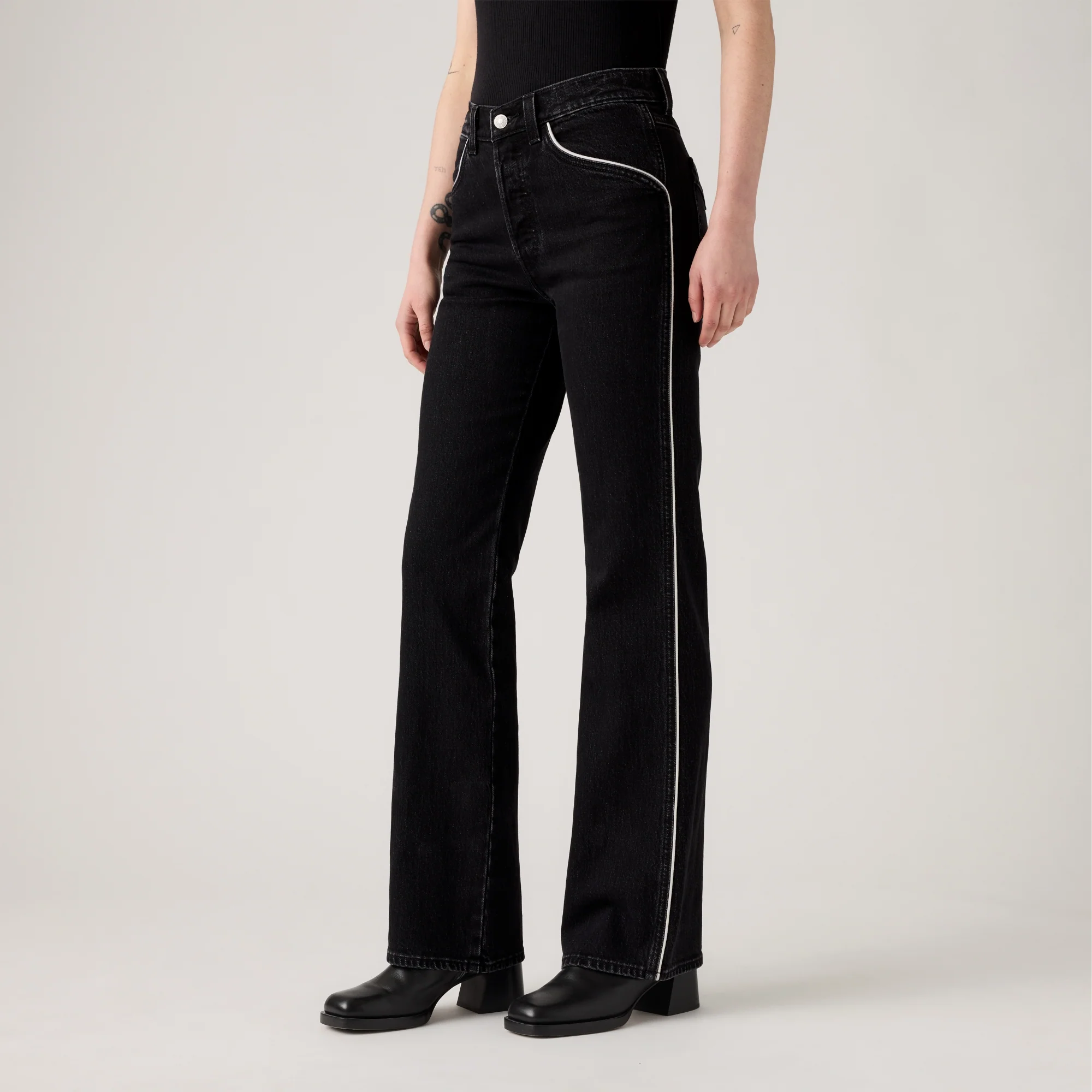 LEVI'S® WOMEN'S WEDGIE BOOTCUT JEANS - BLACK - Image 5