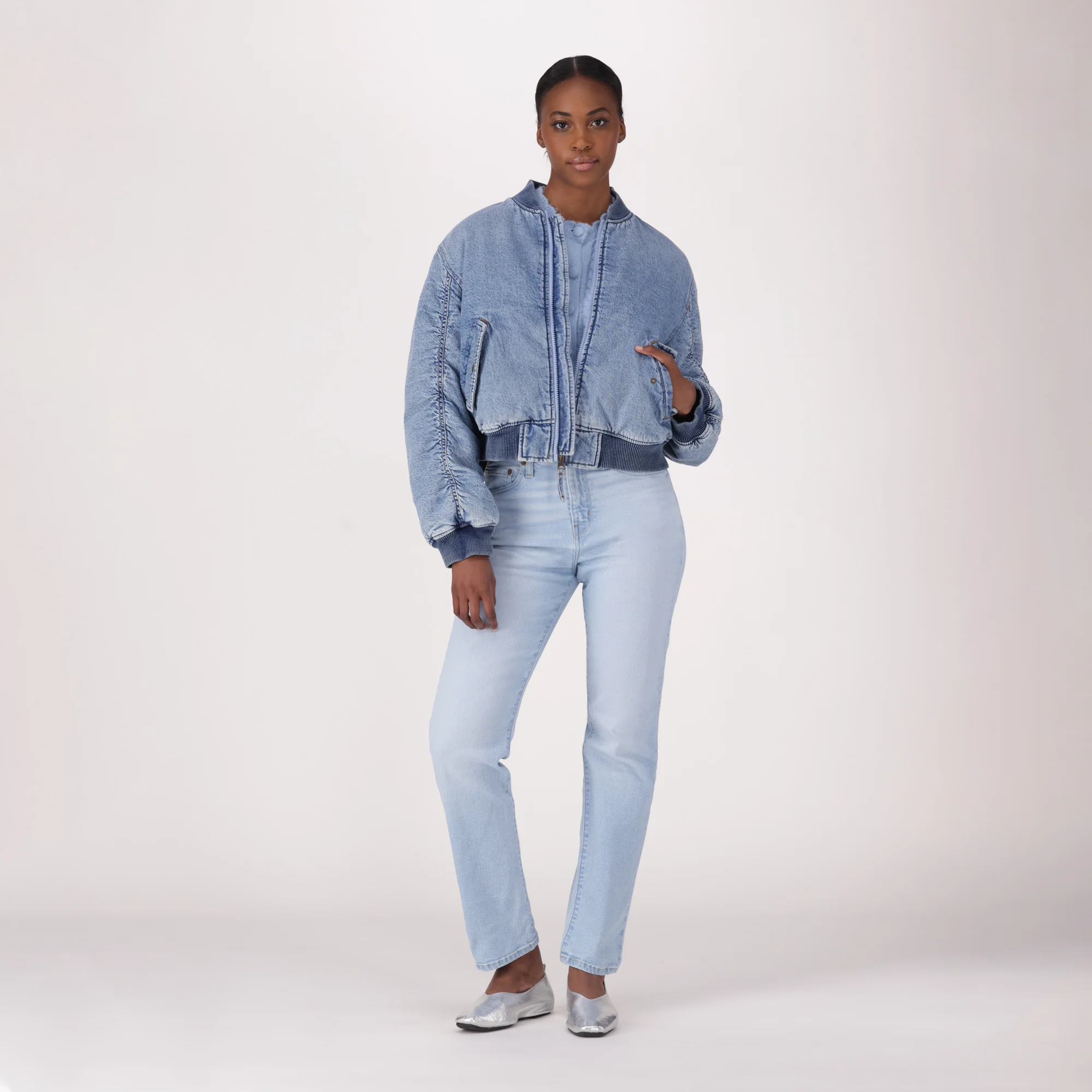 LEVI'S® WOMEN'S WEDGIE SLIM JEANS - LIGHT INDIGO - WORN IN